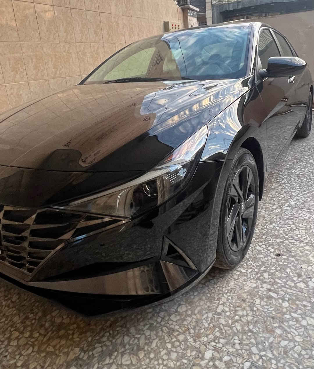 النترا ٢٠٢٣ أمريكي 
بدون ايرباك بدون دواخل حادثها سرقة بنيد فقط 
مكينة ٢٠٠٠ دوش
رقم أربيل سنوية وهزة جديد
السعر ١٤٧ وبيها مجال
مكاني بغداد
*********** بغداد, العراق
