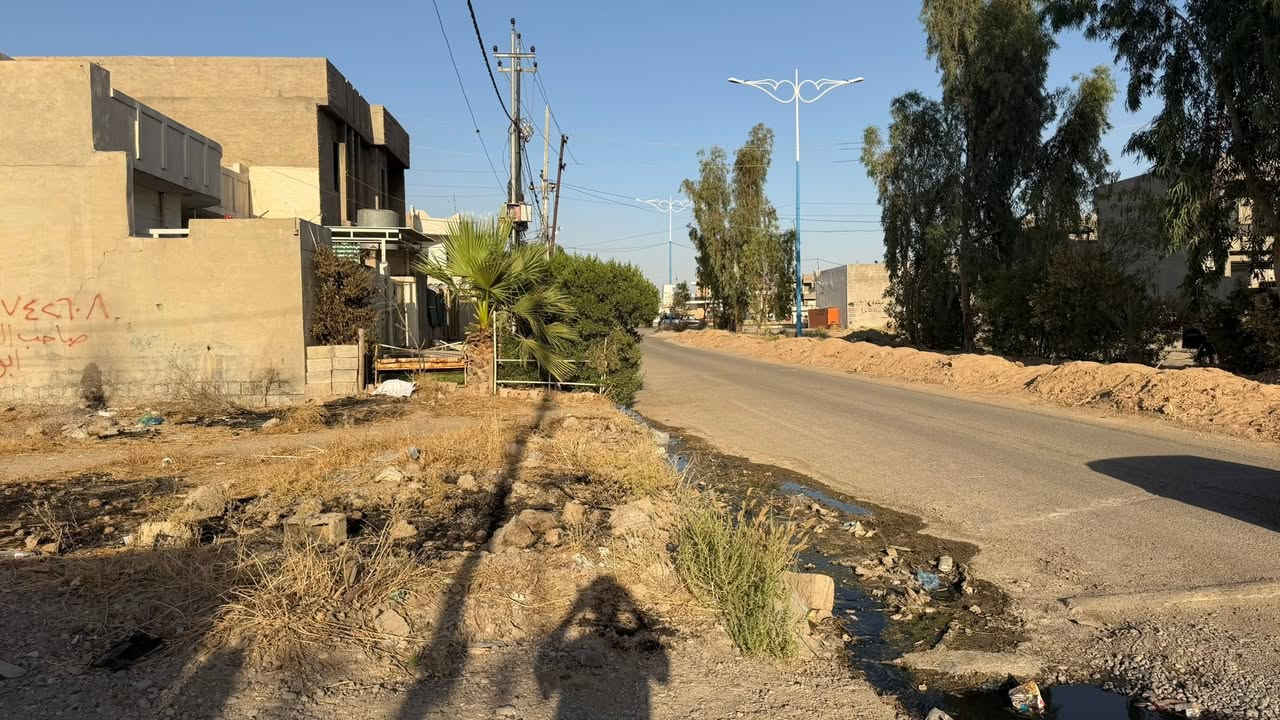 قطعة ارض للبيع زراعي بالصيادة ع سايدين الشقق بالبداية فرع ثاني داخل البيوت مساحة 200 متر ماي وكهرباء كدامه قريب ع شارع العام سعرها 22 مليون بي مجال بسيط للأستفسار ***********
