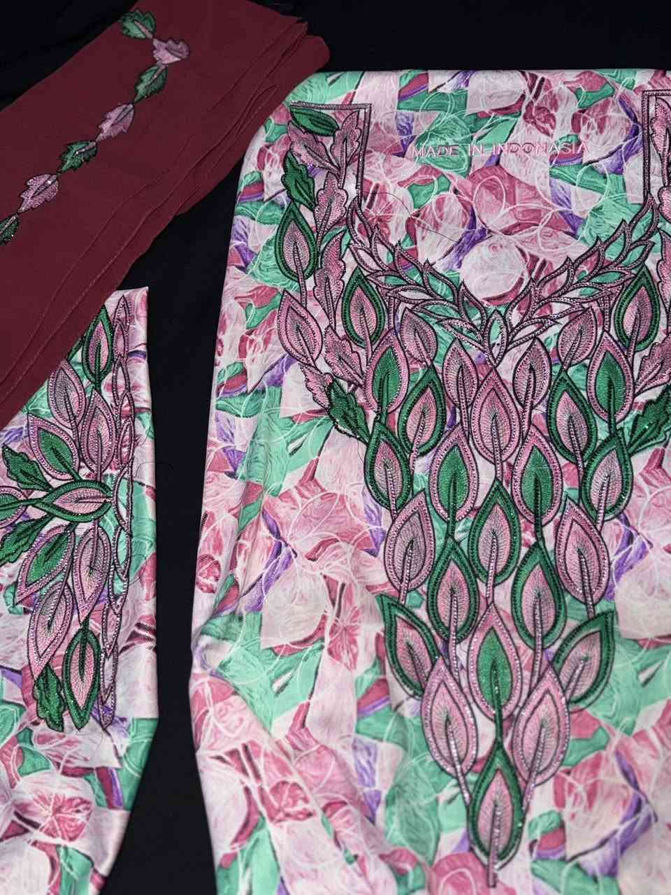 متوفر مخور حرير اندنوسي قطعة 3 امتار ونص قطعة ما مخيطة متوفر توصيل داخل السماوة والمحافظات 🌷🫶🏻


**إذا كنت صاحب هذا الإعلان وتريد حذفه لأي سبب، رجاءا أرسل رسالة إلى الدعم الفني**