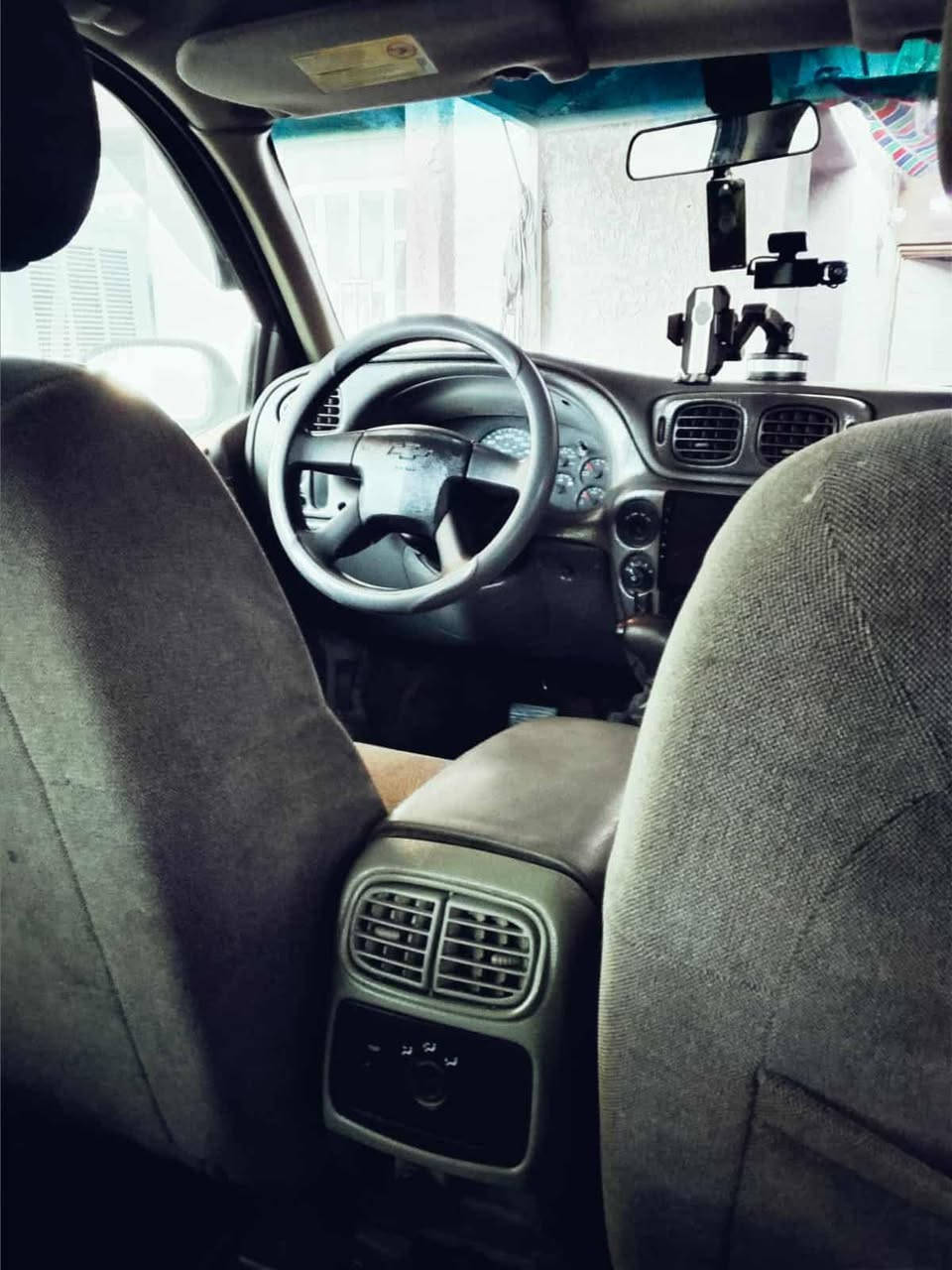 ابليزر لبيع  حي العامل الشهاده  السياره الفين او5/////***********
