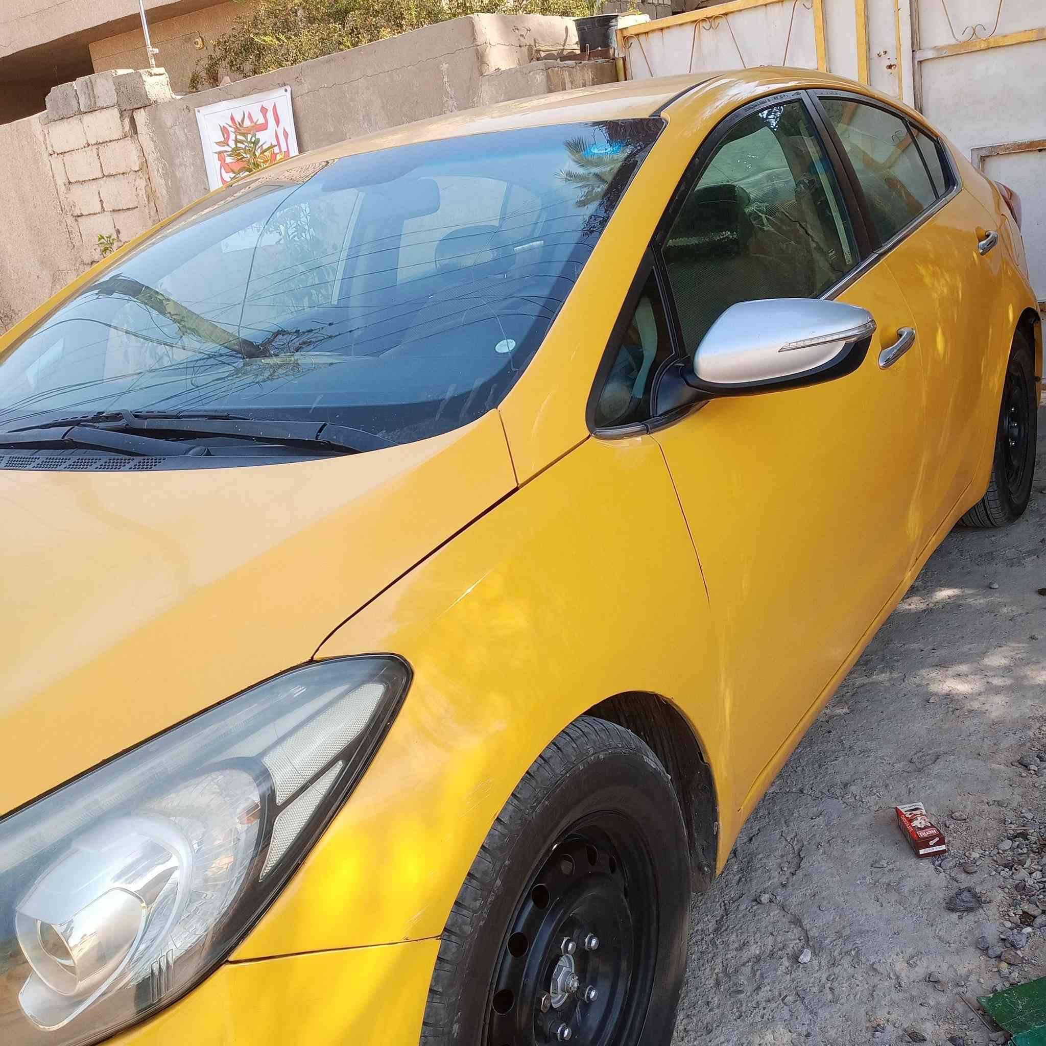 السلام عليكم فورتي 2014 امريكي مكينه 2000 جي دي اي مكانها بغداد الزعفرانية عارضها 95 وبيها مجال ***********
