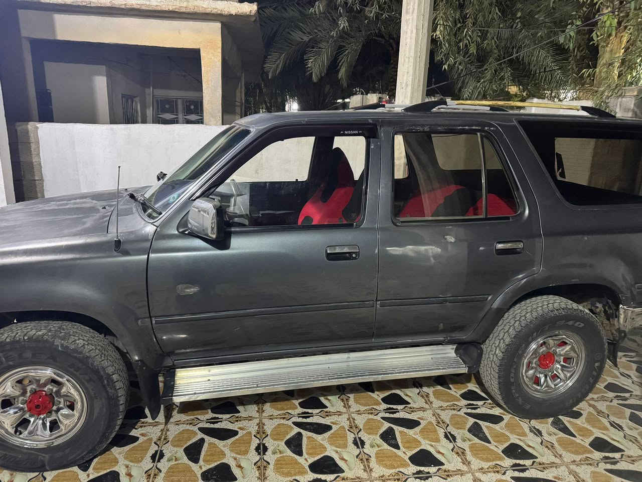 السلام عليكم
تويوتا رنر استيشن موديل 1991 رقم شمالي سليمانيه 
كير محرك كفاله مابيه نقطه صبغ بلاديه السياره 
صدر امامي خلفي ممتاز  سنويه ال 28 
السعر 60 وبيها مجال 
للستفسار ***********
