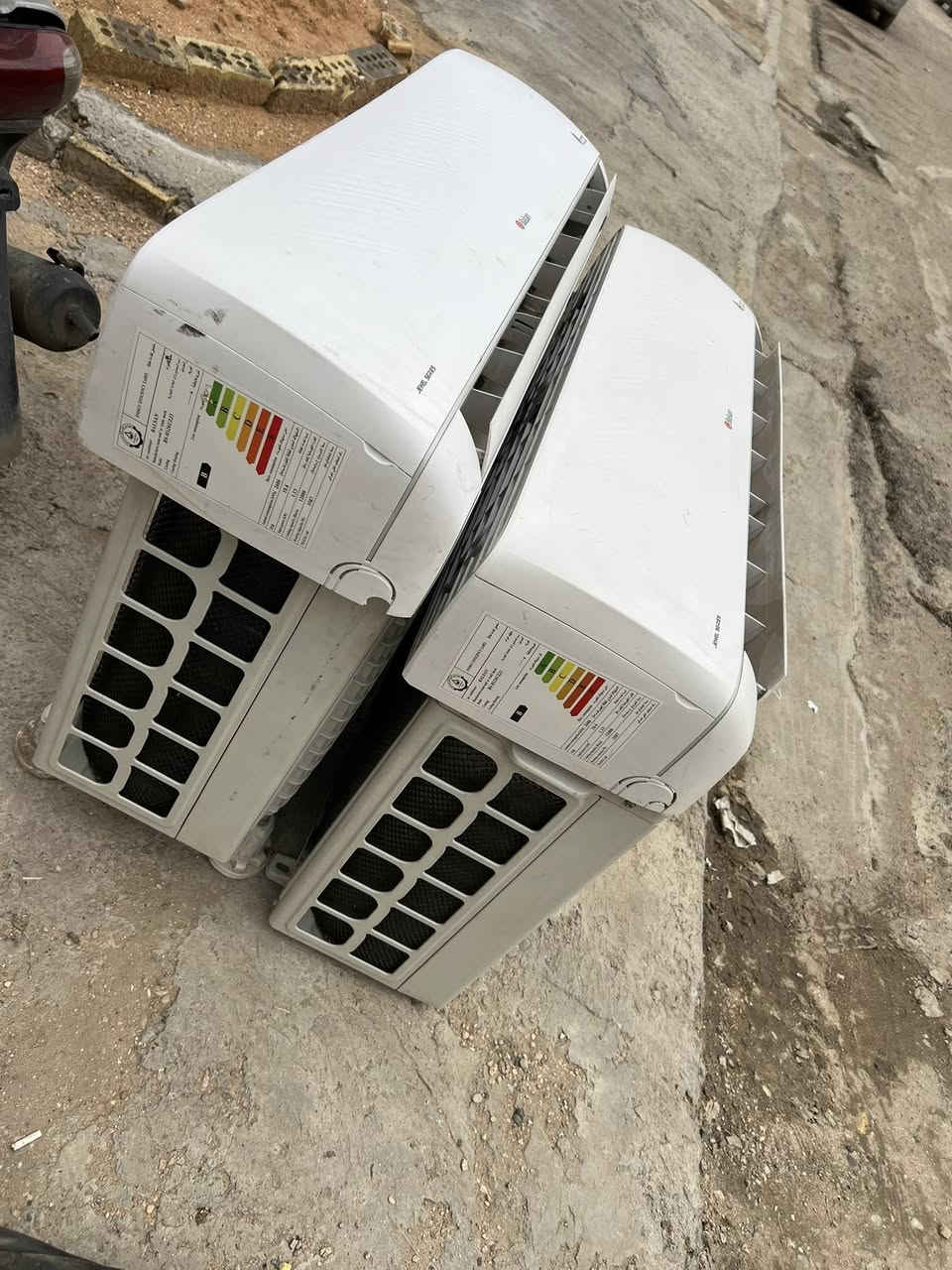 السلام وعليكم اخوان للبيع سيالت عدد ٢ ابو الطن مشتغلات اقل الموسم بعدهم على وضع الشركه كفاله عامه من فتحت البرغي تدفئه +تبريد غاز ٤١٠ ماطور t3  بوضع الشركه السبالت غازهم مقفول وجاهزات جيب وشد 
السعر 550 ثنينهم وبيهم مجال بسيط 
شارع فلسطين ***********
