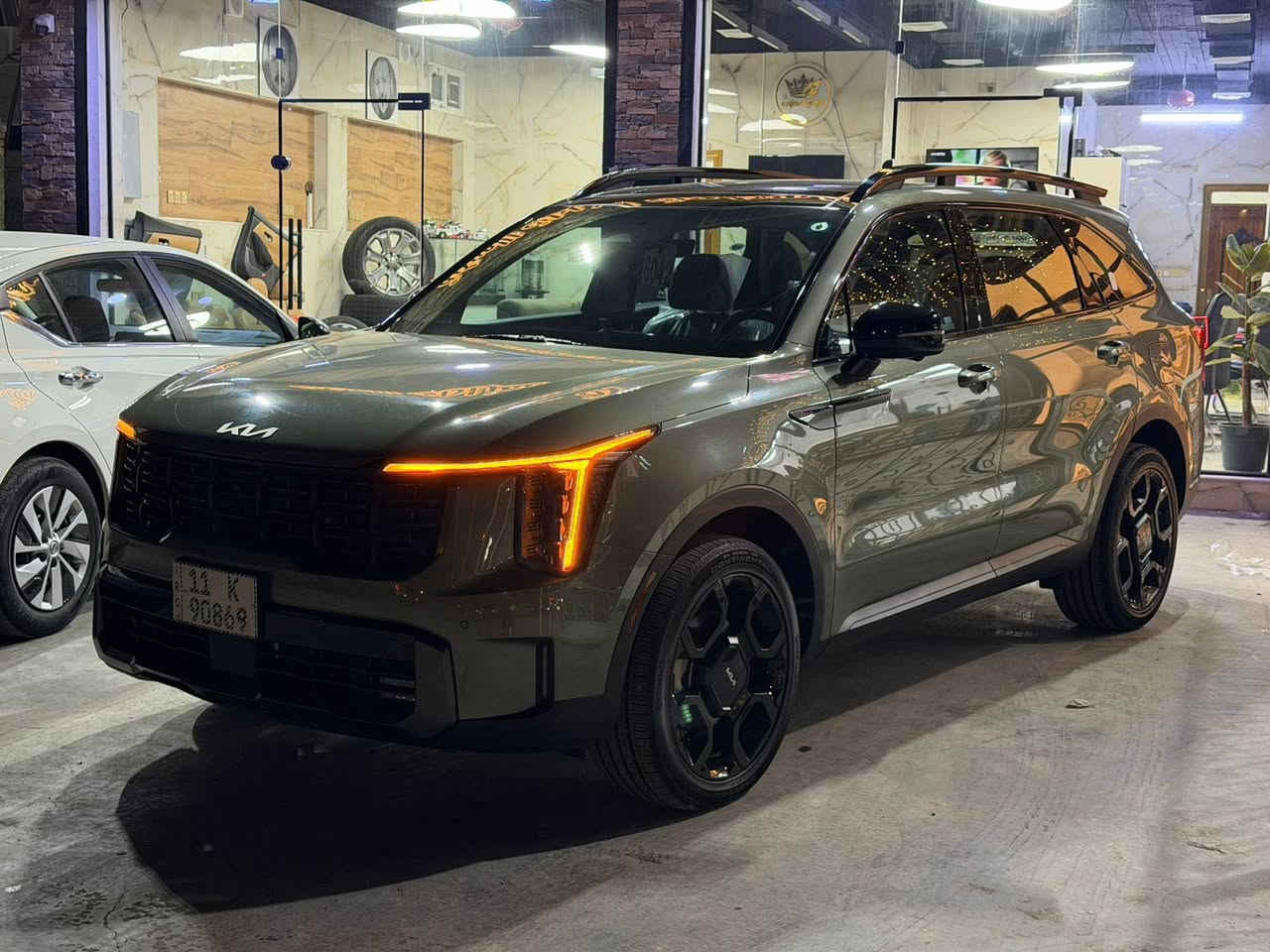 للبيع كيا سورنتو 2024 فول مواصفات  x-line SX

صبغ قبق جنطة ودعامية فقط 

ماشية 3000 تعتبر زيرو السيارة جديدة كلش مناقصه اي شي كاملة مكملة ورقم بغداد الجديد بسمي تحويل ثاني يوم

المواصفات:

خمس 5 كامرات

بنوراما

بصمة تشغيل وبصمة ابواب

كشنات جلد منفصلة vip 

وتدفئة وتبريد بالكشنات وكشنات كهرباء

وتوصيل usb بالكشنات

مري شفط

رادارات 360 درجة

شاشة كبيره نفكيشن 

 مانع تصادم

مانع انزلاق 

تحديد مسار

نقطة عمياء  

تشغيل عن بعد 

شاحن وايرلس

هاند بريك كهربائي 

باب خلفي كهرباء 

اضويه امامي زنون LED

اضويه خلفيه LED

كشافات LED

نظام GPS+خرائط 

السعر 300$

للاتصال ***********

العنوان بغداد حي القاهره
