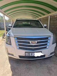 كاديلاك البيع موديل ٢٠٠١٨ خليجيه  مكفوله كفاله عامه  رقم الهاتف ٠٧٨٢٨٣...