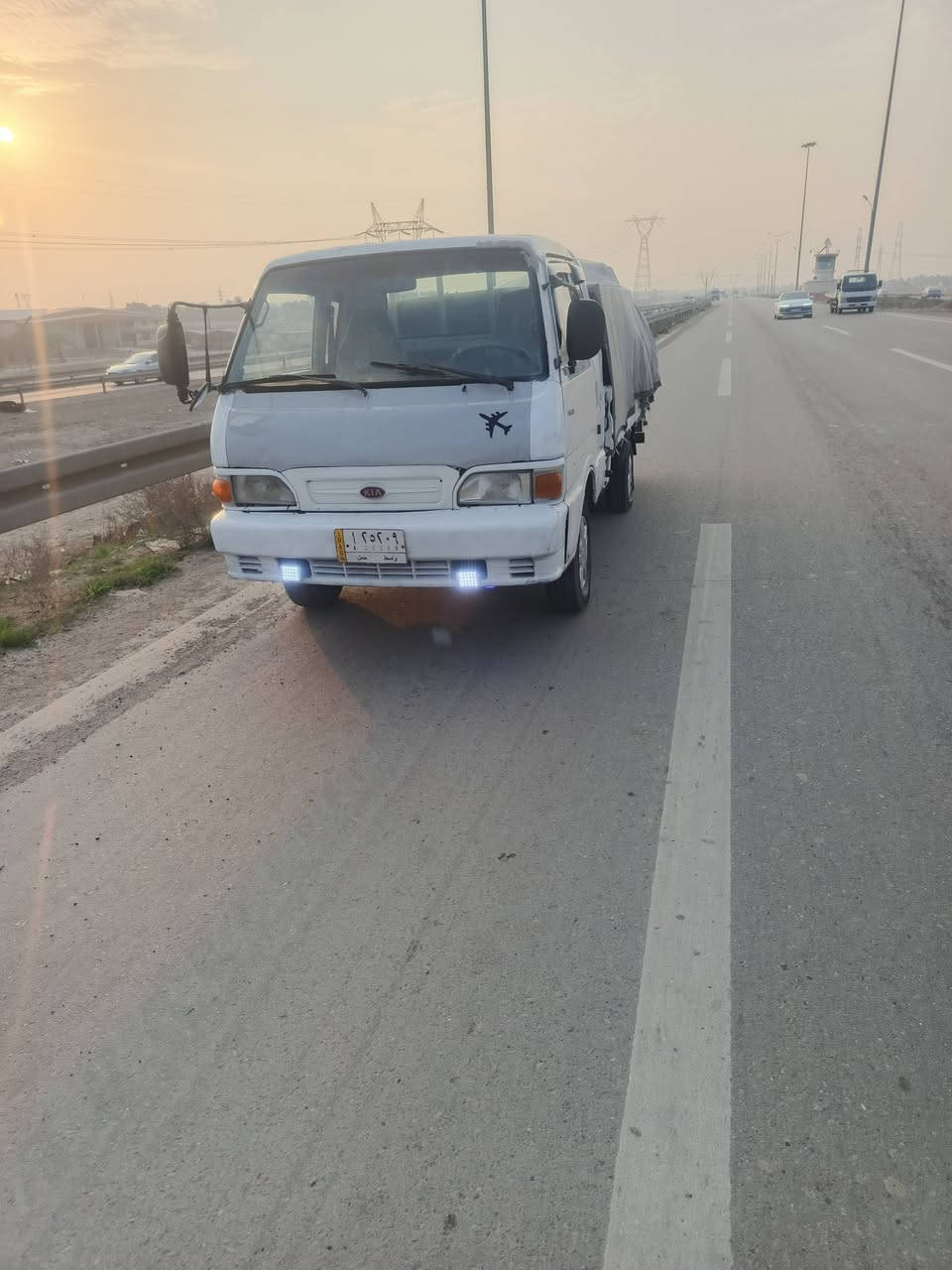 السلام عليكم كيا بنجو موديل 95 جيرو محرك واكسل وشاصي مقفولات سنويه عظم عاج راعيها ما اندله تكفل سرقه عشائر سعر 32 العنوان بغداد المدائن رقم الهاتف***********
