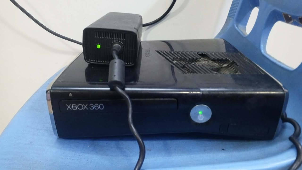 سلام عليكم اكس بوكس 360 سلم مهكر مع جميع ملحقات  وجويستك وحده و 32 لعبه قويه السعر 75 والسبب موجود بل صور والجهاز قفل مابي اي مجال الموقع بغداد الشعب ويوجد توصيل


**إذا كنت صاحب هذا الإعلان وتريد حذفه لأي سبب، رجاءا أرسل رسالة إلى الدعم الفني**