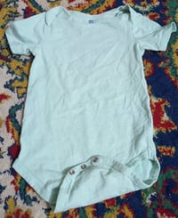 ملابس أطفال • نظيفه • توصيل للـ١٠