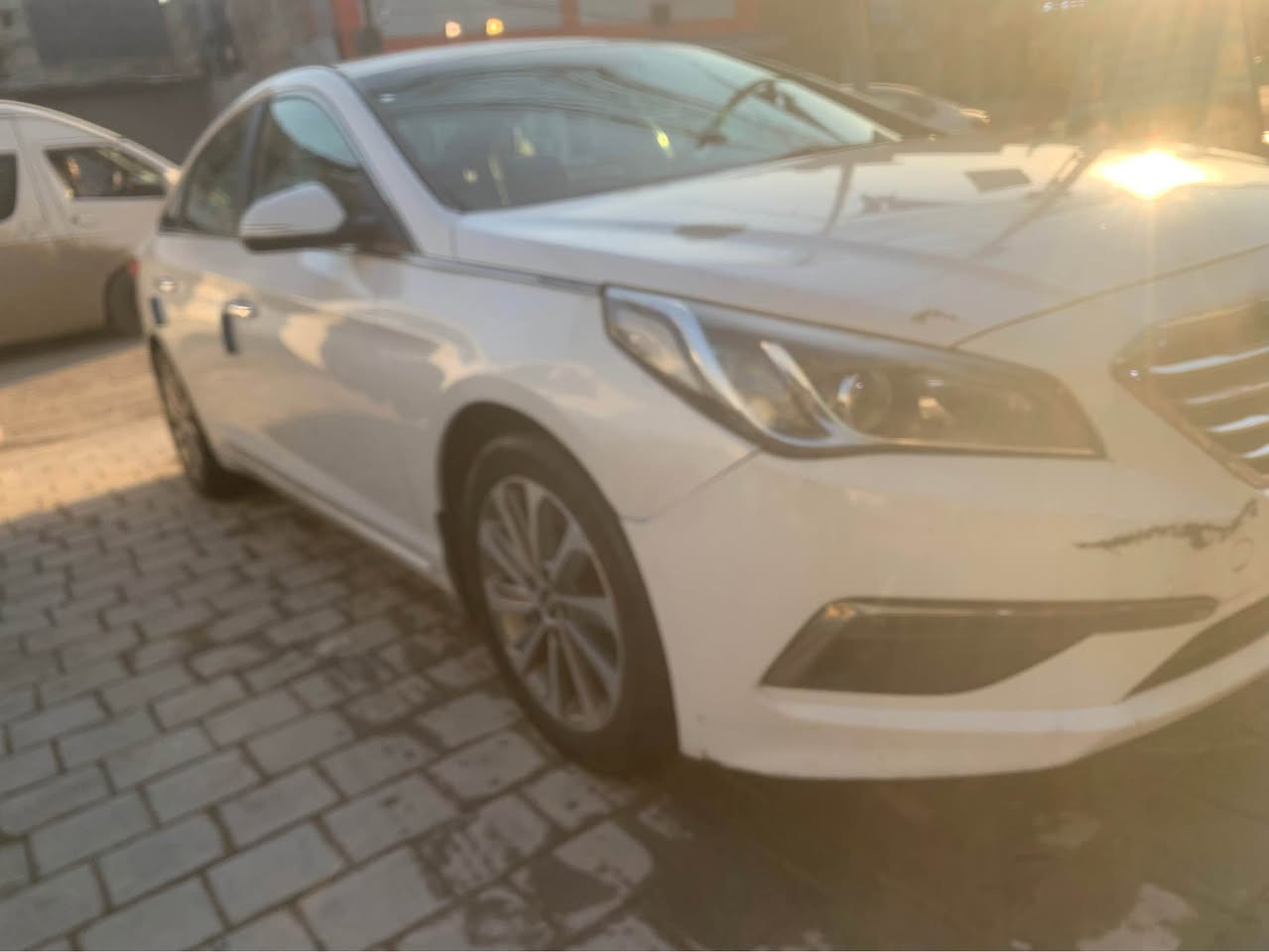 السلام عليكم سوناتا 
وارد كندي 🇨🇦 
حادثه بس جاملغ خلفي بل عراق جاملغ امامي بدون دواخل  مكفوله السيارة  ولسونار مرفوق بيهه شوه تكشير بل قماره واضح كدامك ولبنيد 

2015 
فول عده البنراما 
رادار جانبي حساسات 
3 انضما قيادة  السيارة بعد بيهه هواي شغلات 
مكاني بغداد الامين الثانية 
*********** العقبة, محافظة العقبة
