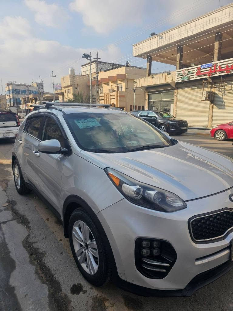 اخوان بيع او مراوس كياسبورتج وارد امريكي ٢٠١٩ بدون حادث حرة مكينتها ٢٤٠٠ ٤سلندر ماشية ٦٦الف كلم مال جناي واريد ابيعها ١٦٠$ او مراوس كياسبورتج وارد من ٢٠٣٢ فماةفوق او سانتافي بنفس الموديل  الي يرغب تعال على الخاص او مبايل *********** عمارة, ميسان
