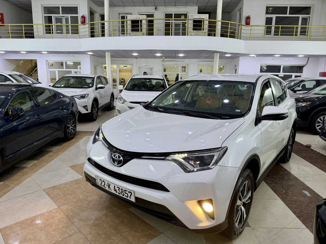 تويتا رافور موديل 2018 مواسةفات خةليجى 4X4 داخل اصفر ماشى 130الف  رقم سنويية كل جديد سيارة بسمى  سيارة جديد شريكة جيهان
0750 1654961
واتسأپ ڤايبر موجود مكان اربيل   شارع 100
