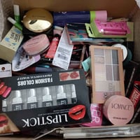 مكياج أصلي • ٢٠٠+ قطعة • توصيل مجاني