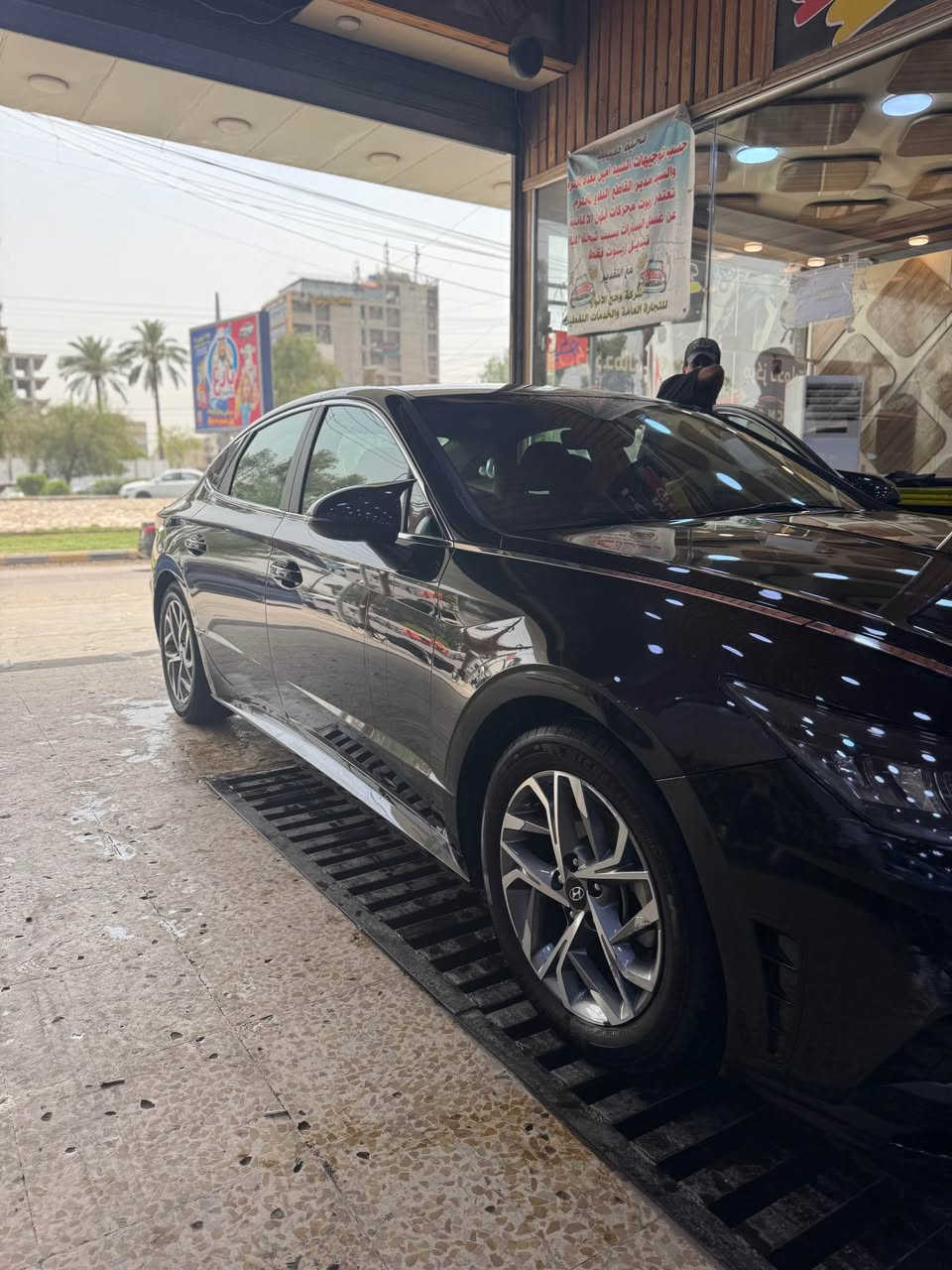 سوناتا sel 2023 
محرك 2500 المرغوب
السعر 165وبيها مجال 
مكان السياره بغداد البياع
رقم اربيل بسمي تحويل ثاني يوم
بيع او مراوس
*********** بغداد, العراق
