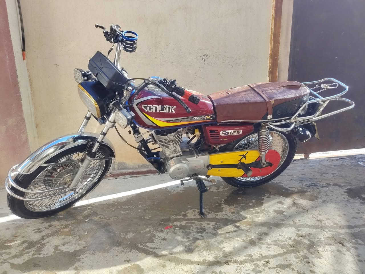 السلام وعليكم دراجه 2023للبيع مكينه بلادي مامفتوح كهربائيات كلهة شغالة أوراق موجوده السعر 550وبيهة مجال للطيبين مكاني ديالى الخالص***********
