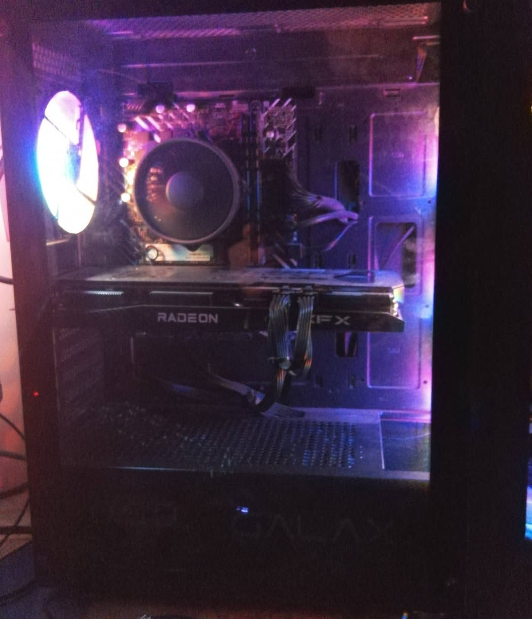 حاسبة مستعملة للبيع مواصفات:
Ci5 12400f
M.b H610m asus prime
Rx 6700xt 12gb xfx 3fan
Ram 16 2x8 3200hz 
M.2 256gb NVME HP
Hdd 1tb TOSHIBA 7200rpm
Psu 650wat +80 BRONZE
Case galax 4fan rgb
شاشة سامسونج g4 odyssey  مواصفات:الحجم: 25 إنش (25")
🔹 الدقة: Full HD (1920 × 1080)
🔹 معدل التحديث: 240Hz (سلاسة فائقة بدون تقطيع)
🔹 زمن الاستجابة: 1ms (GTG)
🔹 نوع اللوحة: IPS (ألوان رهيبة وزوايا رؤية واسعة)
 السعر:الي يعرف شكد تسوه بس خلي يفيدنه و يكتب بالتعليقات.
الي عندة سعر جيد خلي يطبلي خاص او يراسلني على الواتس 
رقم التواصل:***********
