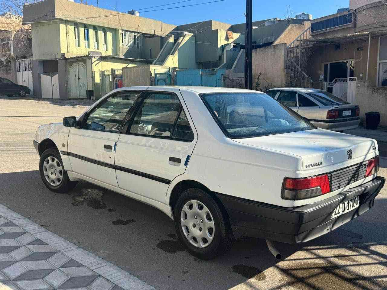 بیجۆی ڕەوا ٢٠٠٩ ئەکسل

سەنەوی تا ٢٩ تازەیە بەناوی خۆمەوەیە

یەک چەمەلەخی دوای بۆیاخە

مەکینەی کەمێک بوخاری هەیە

گێڕ و کلاج و عەینەی تازەیە

چوار تایەی لۆکی لەژێرە

٣٢ گەڵاو مامەڵە 

*********** السليمانية, العراق
