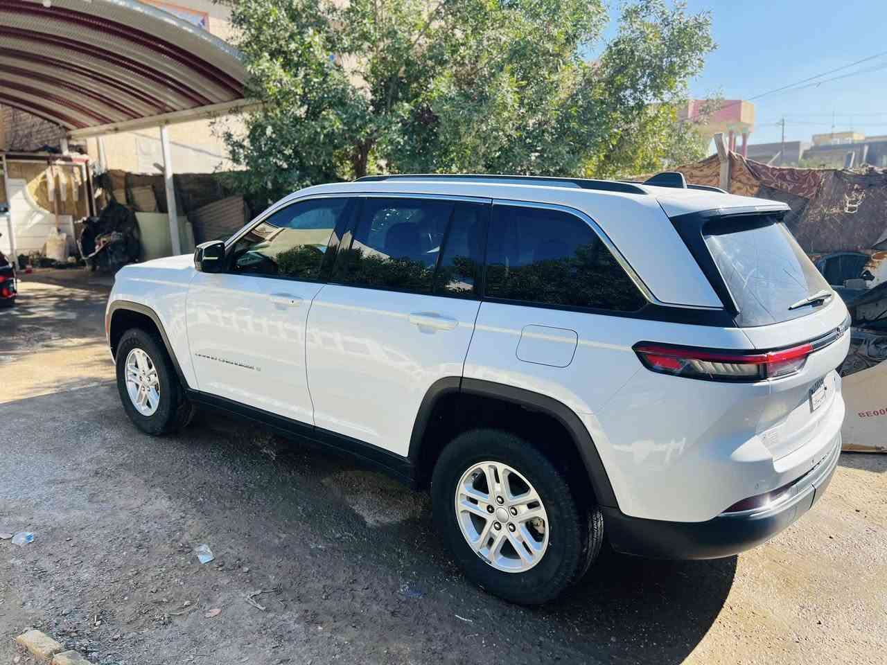 جيب 2023
بدون رقم حره شاشه كبيره كامرا دوار تحكم طريق رادار بصمه 
ضرر كما موضح بالصور 
مكان السيارة بابل القاسم 
275$
***********
