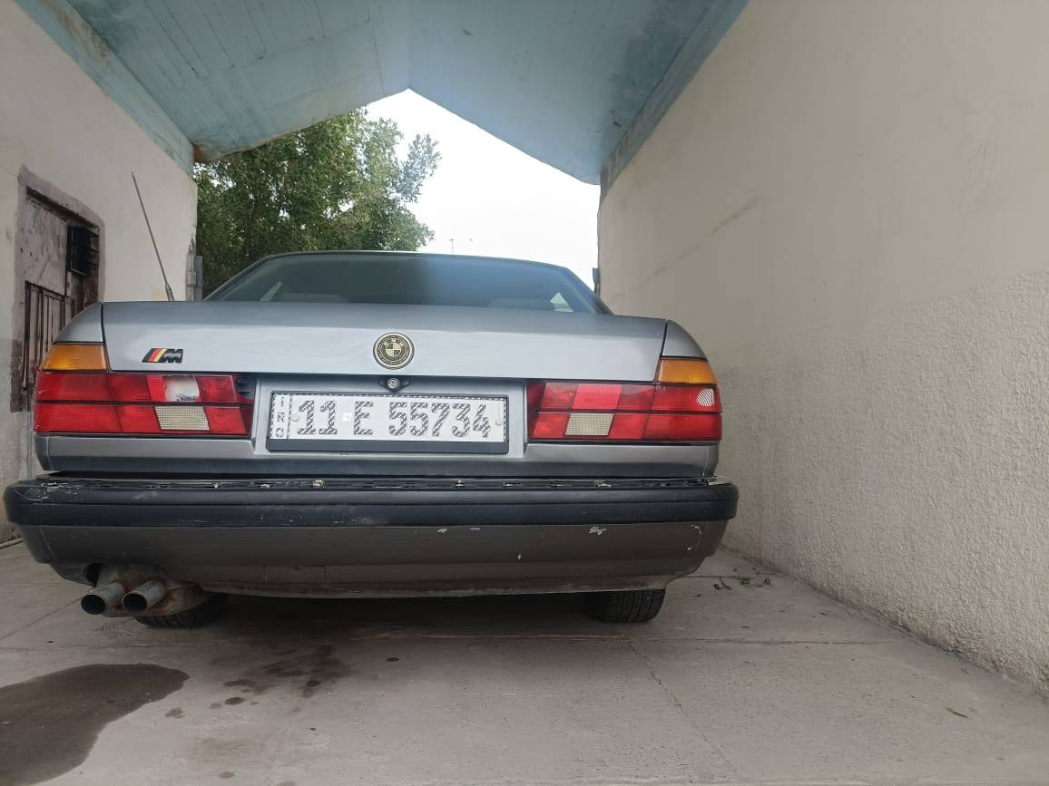 السلام عليكم بيئم 735 موديل 92 دبل جكمجة تبريد شغال كير مكينة مكفولات رقم جديد بسمي مستعجل على البيع *********** المكان الشعب او ملعب الشعب بغداد, العراق
