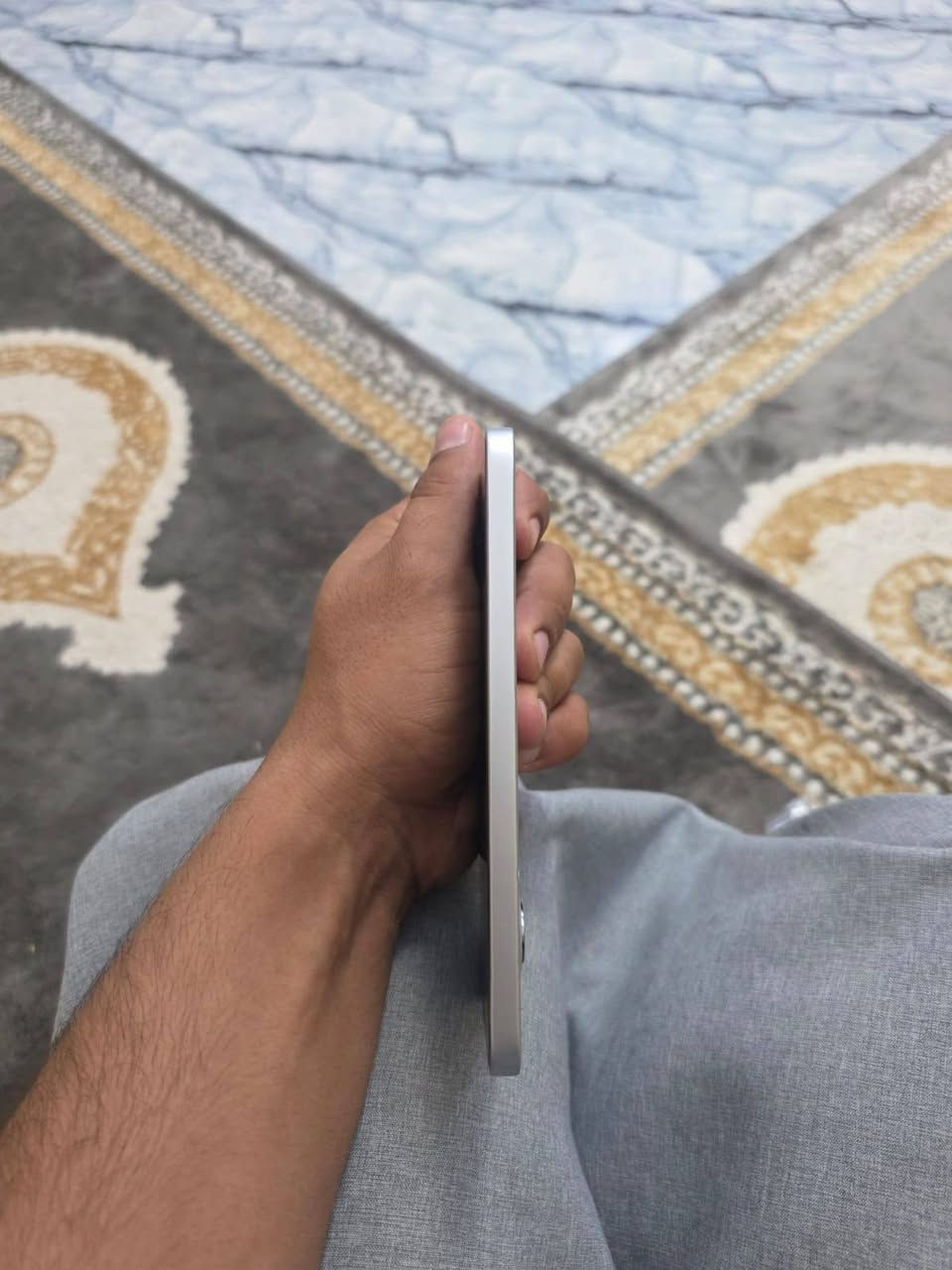سلام عليكم هونر 400لايت جديدي كلش كامل ملحقات شرط الفحص وين ما تريد اضمنه الك سعره 290وبي مجال السكن بصرة حي الشرطة رقم واتساب أفضل ***********
