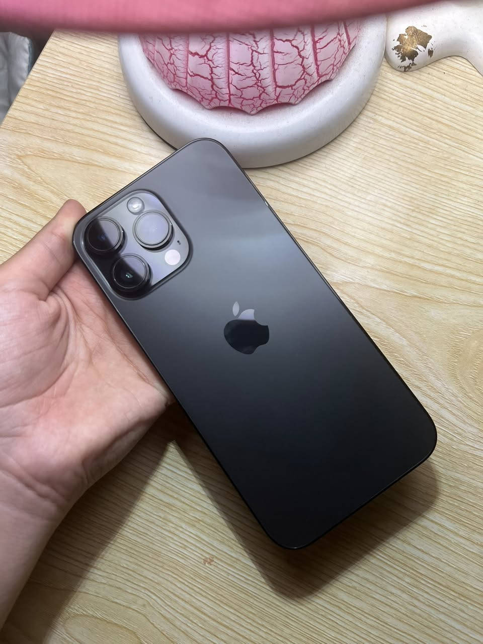 ١٤ برو ماكس ذاكره ٥١٢ بطاريه ٨٦ حقيقي جهاز كامل هوه والكارتونه بعده لوك السعر مليون
*********** كوت وشعندك مراوس نزل
