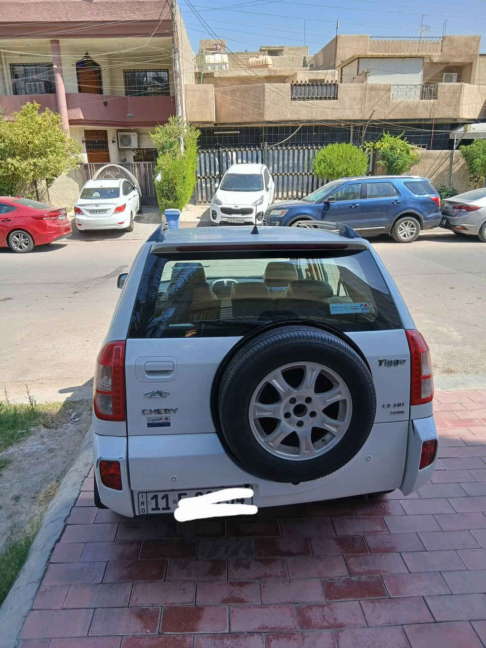 السلام عليكم تيكو 13 كير محرك خير من الله تبريد ثلج السياره بيه صبغ باب السايق والباب الخلفي الي بجهت اليمين مثل ما موضح بصوره سياره جاهزه من كلشي ترايك للبصره
رقم انكليزي بغداد السياره بسمي تحويل ثاني يوم 
السعر 54 وبيها مجال
العنوان بغداد حي الجهاد رقم الهاتف وبي واتساب ***********
