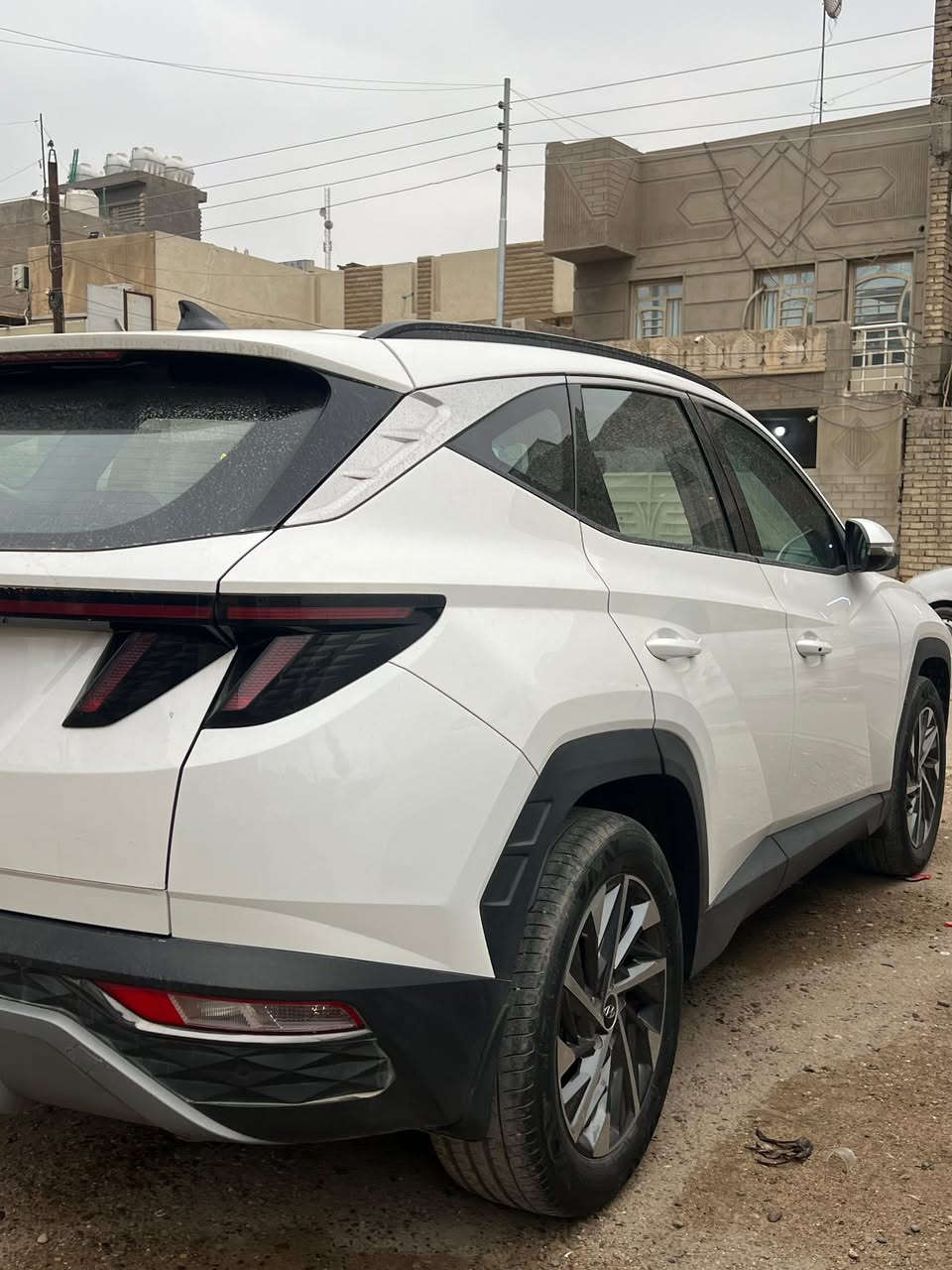 ‏HYUNDAI Tucson  2024
مكفوله من الصبغ والتبديل خليجي 

المكان بغداد
خليجي موديل 2024
حجم المحرك 2000 
مرتبط بناقل حركة أوتو 6 نمر 
مفتاح التشغيل بصمة عدد 2
تشغيل عن بعد 
اريل نفكيتر 
حساسات أمامية 
حساسات خلفية
لايت زينون + LED 
كشافات 
بك لايت LED 
دخول بصمة ذكي 
حجم الاطار 235/55R18 
ويل كب 18
4دسك
اشارة في المرايا الجانبية 
المرايا قابلة للطي كهرباء 
ماسحة خلفية 
هاند بريك بصمة 
‏ABS 
شاشة كار بلي 
كاميرا دوارة 
مثبت السرعة Cruise 
 المودات والاوامر الصوتية 
‏Bluetooth / USB 
شاحن هاتف وايرليس
مخرج منفذ الطاقة 
فحص نظام السيارة 
حركة المقاعد الأمامية كهرباء
قطعتين تبريد  
أوضاع القيادة  ECO / NORMAL / SPORT 
أوتو هولد Auto Hold 
 نظام مانع الانزلاق 
نظام نزول المنحدرات 
حاملات الأكواب عدد 8
 بردات أبواب خلفية

للاستفسار اكثر اتصال او واتساب
‭0772 440 0542‬
