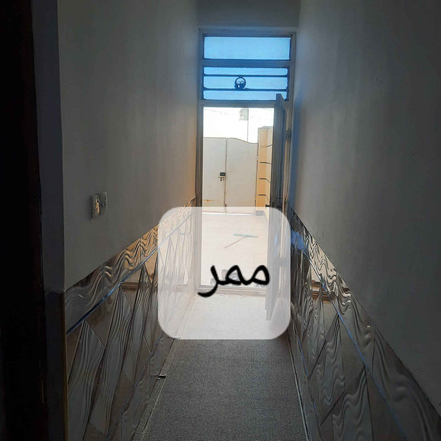 دار للبيع المساحة 100 متر 
العنوان في حي الفنانين مقابل الساحة 
الدار يحتوي على استقبال وصالة ومطبخ وغرفه واحده 
للأستفسار التواصل على رقم الهاتف 
*********** عمارة, ميسان
