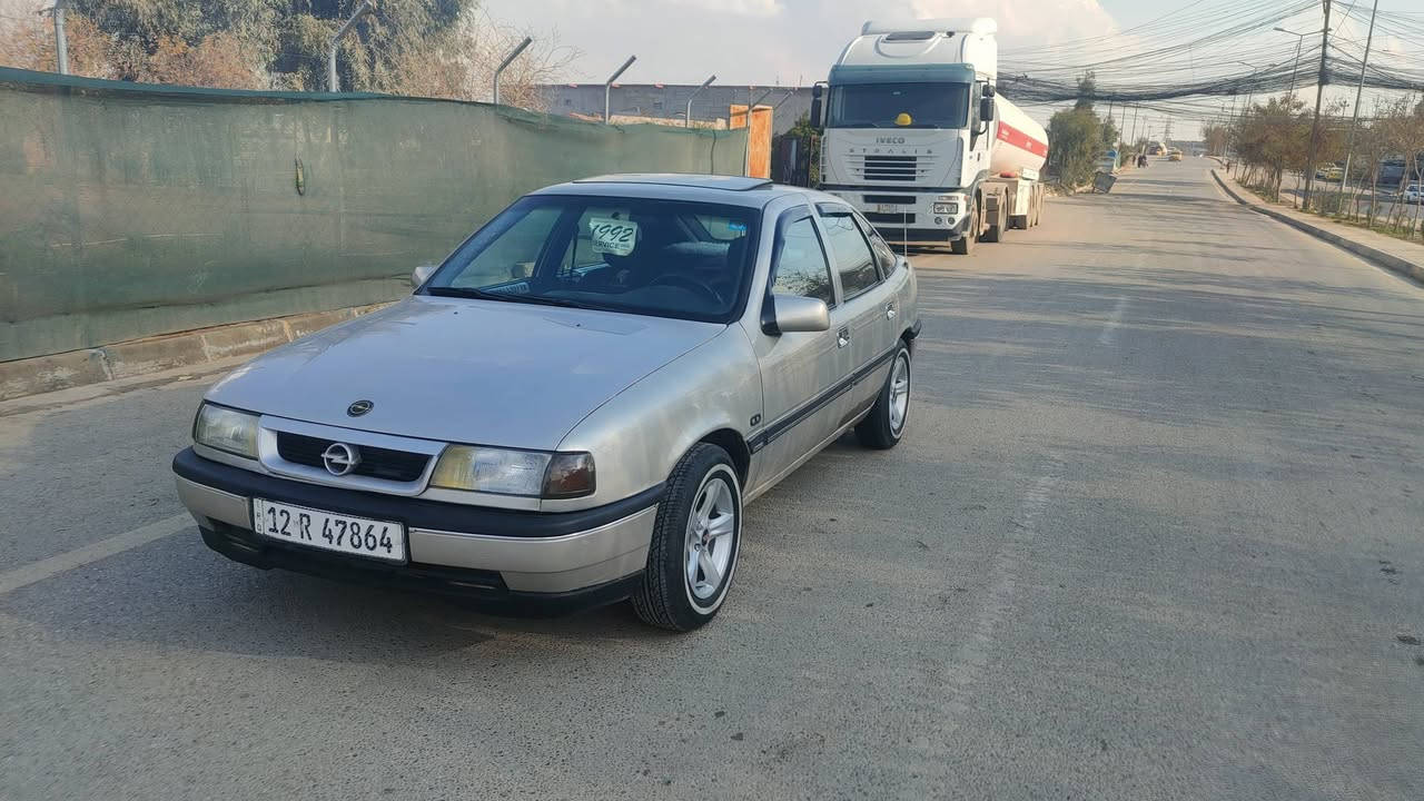 السلام عليكم فكترا حجم 18اصلي سنويتها ل 2030.هزه جديدة كابون بانزين موجود كير مكينة شرط مكينة مال گصة طخم تواير جديد سلايت صبغ سقف جماليه دوائر ودوسات ما مصلحه داير واحد مصلح كهربائيّات كلها شغاله سيارة بلا ضرر باقي التفاصيل ع اتصال العنوان جانب الايمن رقم الهاتف ***********
