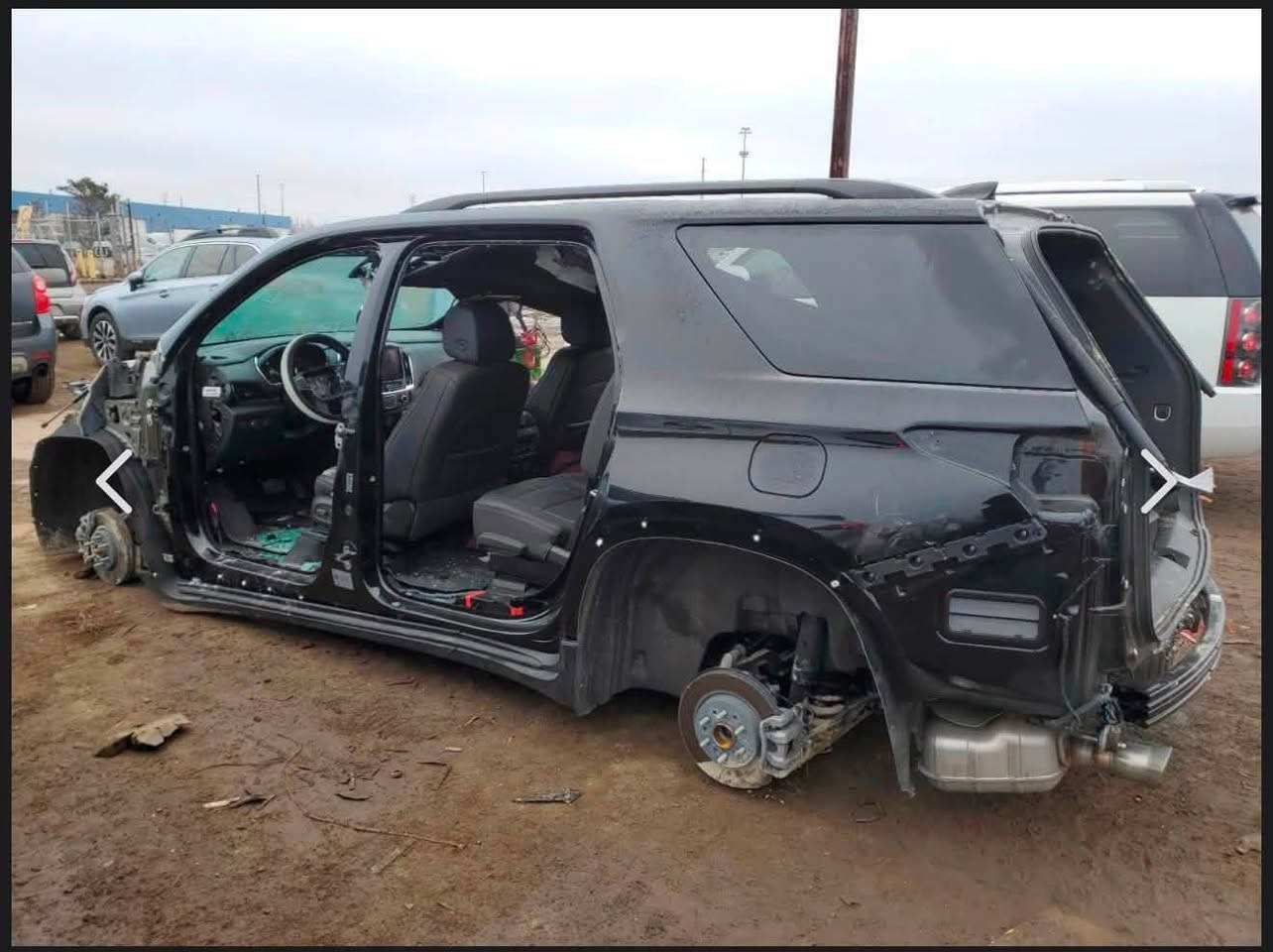 🚘 للبيع ترافرس RS موديل 2023 🚘
فول مواصفات واحد على واحد السيارة كامله 

✅ وارد أمريكي (سرقة)بيها طخات بالنقل
✅كراسي منفصل vip
✅محرك 3600 VVTI
✅ عداد 55 ألف كم
✅ رادار أمامي
✅ 5 كاميرات محيطية (360°)
✅ (ردارات) خلفية
✅ نظام المحافظة على المسار (Lane Keep Assist)
✅ نظام مانع الاصطدام الأمامي
✅ مقاعد جلد أسود
✅ كشنات كهربائية
✅ رقم بغداد

💰 السعر المطلوب: 195 دولار 
مكان السيارة نجف 

للاستفسار ***********
موجود واتساب
