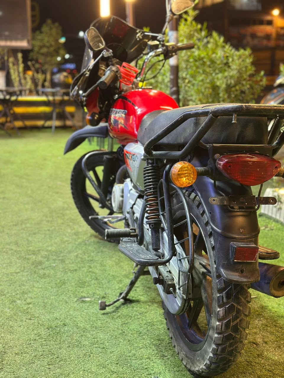 السلام عليكم بوكسر 21 مجفته مره وحده ما مرقمه كير نضيف و كشر نضيف و كهربائياته كلها شغاله نقصها بس صفاحية يمنه الباقي خــير من الله شغل و توكل على الله السعر مليون و 300 و بيها مجال مكاني بغداد الرصافه 

*********** ما متوفر على الفيس و الماسنجر اتصل على الرقم متوفر واتساب
