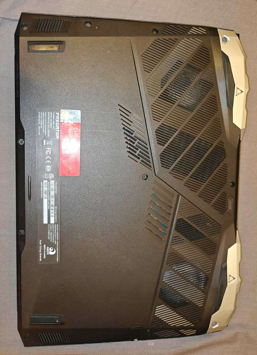 السلام عليكم

🔥 للبيع – Acer Predator Helios 300 Gaming Laptop 🔥

✅ معالج Intel Core i7‑10750H (6 أنوية / 12 خيطًا)
✅ شاشة 15.6” FHD IPS 144Hz
✅ رام DDR4 2933MHz 32
✅ تخزين m.2 512سريع
✅ كرت شاشة NVIDIA GeForce RTX 2060 6g
✅ تبريد AeroBlade المخصص للألعاب

🎮 مناسب للألعاب، المونتاج، التصميم، والدراسة.
⚡ أداء قوي وثابت مع شاشة سلسة 144Hz وتجربة استخدام ممتازة.

سعر 750 الف🔥🔥

📍 المكان: الموصل
تواصل خاص او ***********
