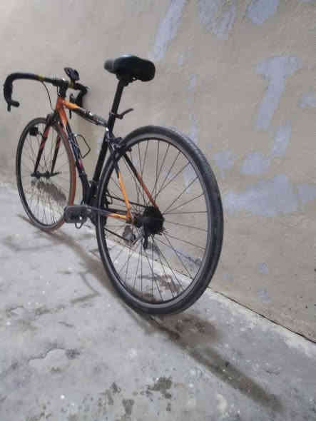 بايسڪل (C700)نوع رود ياباني اصلي ختومات للبيع العنوان شهداء العبيدي الثانيه للتوصل على هاذا الرقم ***********
