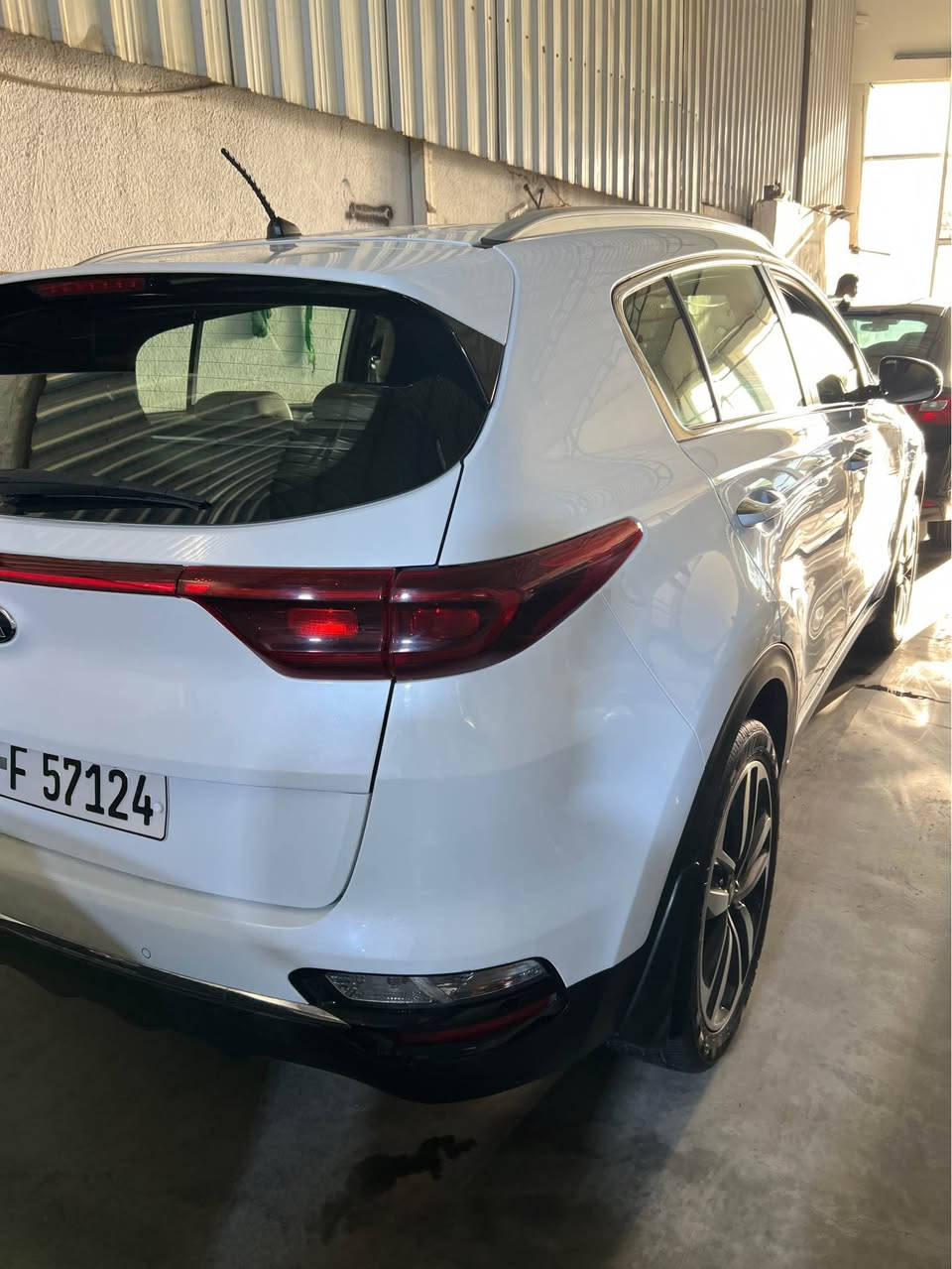 سلام عليكم سبورتج 2019 كفاله عامه بيه فقط شخوط و مبينه ب صوره  رقم جديد هزه جديده السياره كامله من  تايرات و حداديه. و كلشي بيه السياره موجوده داخل معرض الفيحاء 1  الاستفسار ع رقم *********** Singapore
