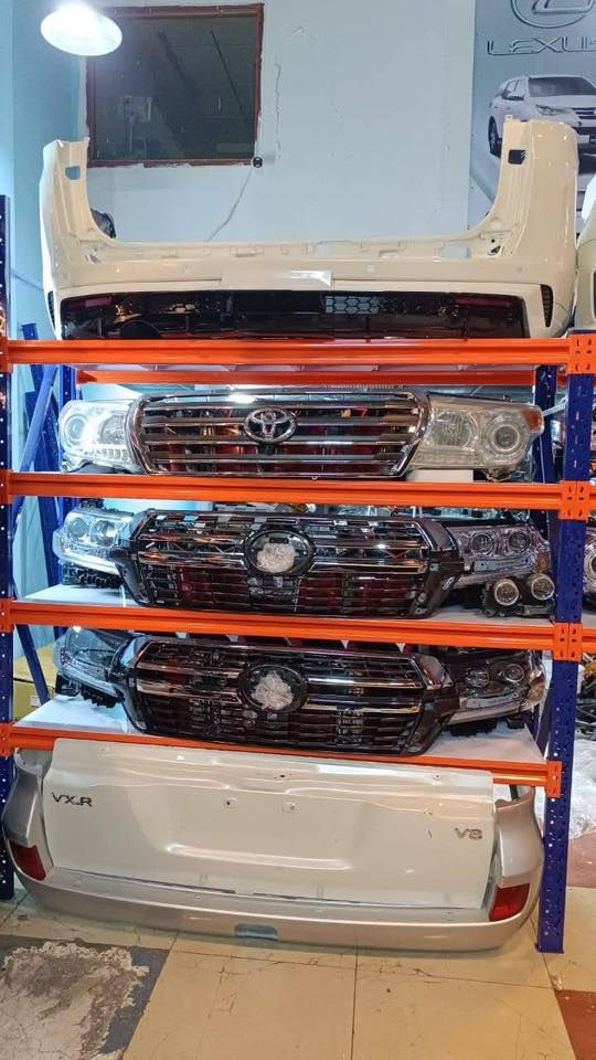 تتوفر لدينا ادوات احتياطية وقطع غيار لاندروزر لكزز برادو من موديل ٢٠٠٨ الى موديل ٢٠٢١ يوجد توصيل جميع محافظات العراق ***********
