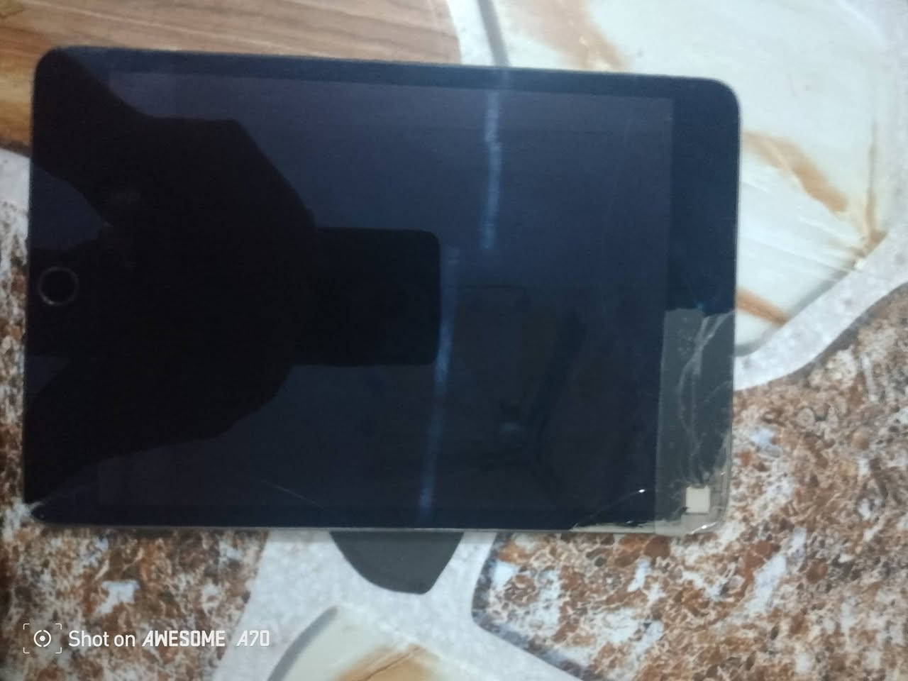 سلام عليكم ايباد مني 5 ذاكره 2565
بطاريه مافاحصه الله شاهد جهاز بي كسر بشاشه بس مامئثره ع المس العب بي بوبجي اعتيادي شراي تعال خاص ماتشتري لا تراسل وهاذ رقمي متواجد وره الفطور ***********
