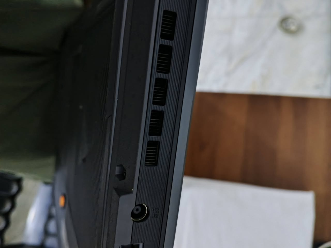 للبيع جديده بالفلين استخدام شهر 
ASUS TUF GAMING F16 FX607VU-RL159
Core i7-13620H
RTX 4050 6GB 140Watt
16GB DDR5 4800MHz
1TB SSD Gen4x4
شاشة 16" FHD+ WUXGA
الدقة: 1920×1200
نسبة العرض: 16:10
IPS-level Anti-glare display
Refresh Rate: 144Hz
Response Time: 7ms
G-Sync
MUX Switch + NVIDIA Advanced Optimus
اللون: Mecha Gray
النظام: DOS
الإضافات:
Windows 10/11 OEM Activation
Basic Programs Installation
Microsoft Office One-time Activation
السعر ١٣٥٠ تواصل واتساب ***********
