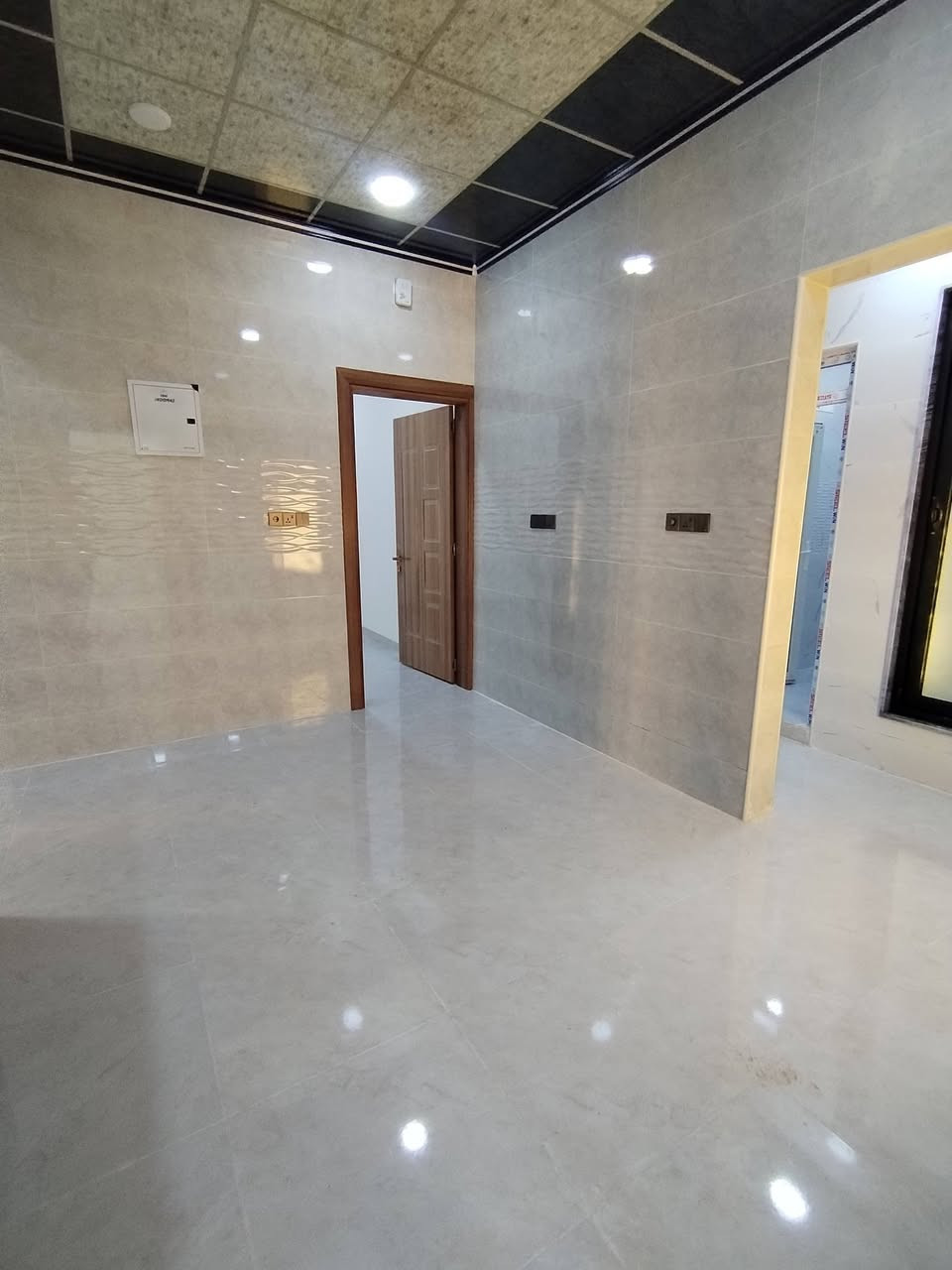 ➡️🏦🏦🏦عروض #مكتب جنه للعقار 🏦🏦🏦➡️

                دار للبيع في📍 #حي الملايين الأولى

🔵المساحه:  150م

🌏الموقع : قرب #جامع اهل القرآن 

🏠طابقين 5️⃣غرف نوم +مطبخ+استقبال واسع+هول +صحيات لكل طابق

🧱الدار بناء حديث مجهز ب (نظام دكتات -تأسيس سبالت-سقوف جبس بورد -سيراميك +بورسلين هندي(60×120)-واجهه حديثه)

🗺️نوع العقار : #بستان ملك صرف سند 25

للاستفسار الاتصال على الرقم او مراجعه مكتب #جنه للعقار حي الملايين الأولى مقابل جامع الحسنين

*********** ياسر الخيرو
*********** 

*********** عمار الخيرو
***********
