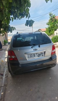 كيا   للبيع موديل 2009    7مقعد   ب 77 وبي مجال شراي يتصل بلارقام (077...