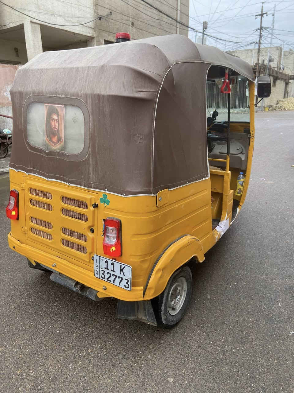 سلام عليكم تكتك موديل ٢٠١٨. مصبوغه عام للجماليه.  نضيفه كلش مامتعوبه شغل متقطع مال طالب   كل أسبوع ادامه.  مرقمه وسنويه بغداد تحويل شوكت ماتريد.  سعرها 5800 وبيها مجال بسيط   رقم الهاتف ***********
وارجع وأكول الي ياخذه ماتعبه ولا يصرف ربع عليها كامله مكمله على آخر حبه
