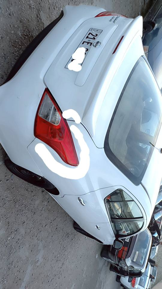 نیسان صني 2018
مواصفات دبل كیج 
سنوية جدید حتی 2029
وكالة عامة بٲسمي شرط تحویل
سیارة بدون رصعة 
طارف بك لایت سكن صبغ كارت مٲشرة بالصورة
 دفتر بنزین موجود 
مكان سیارة كركوك
سعر 103 
***********
*********** كركوك, العراق
