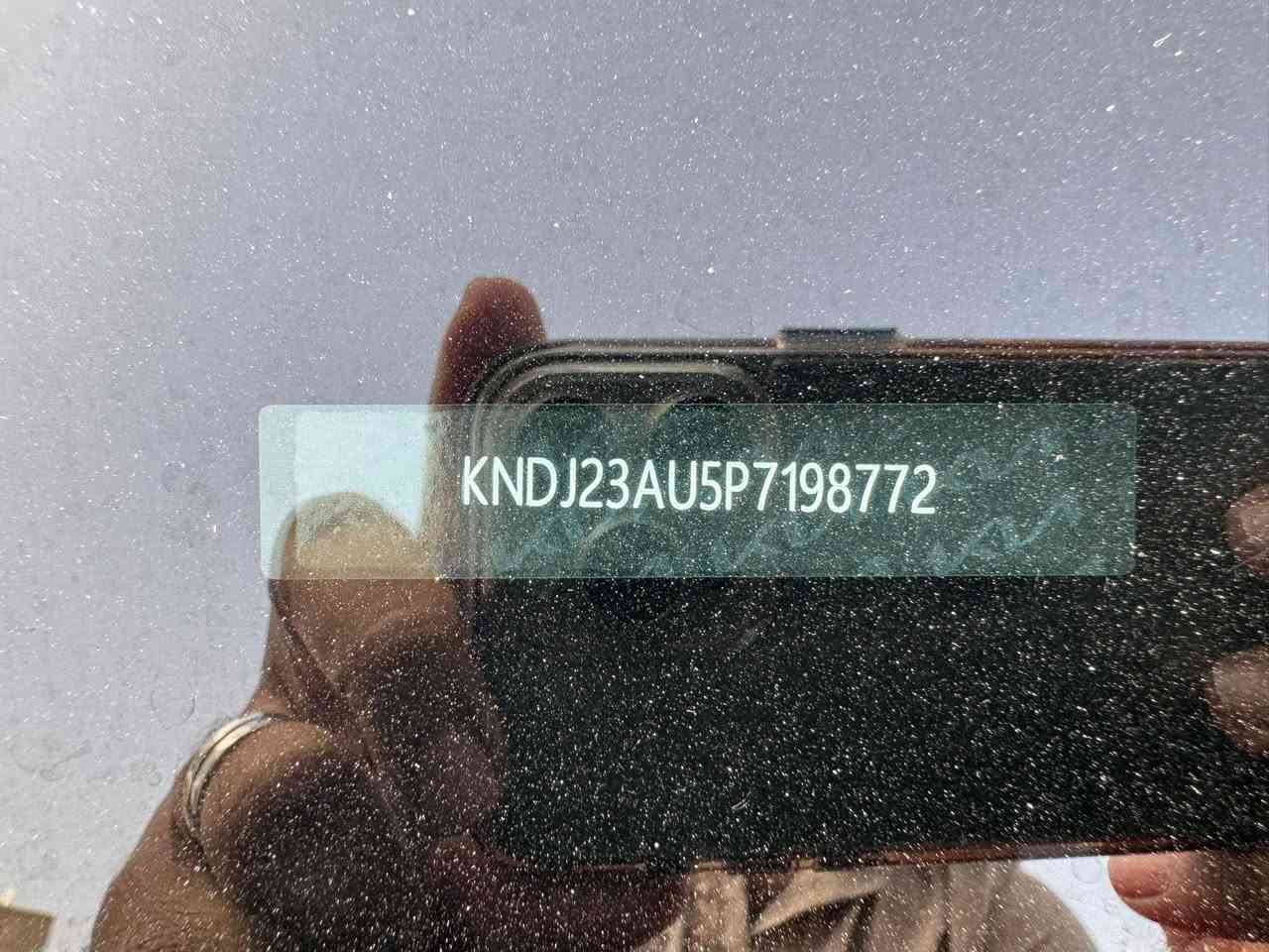 للبيع فقط
كيا صول الشكل الجديد موديل 2023 
ترقيم جديد
حادث شبر جاملغ جهه السائق بارد فقط  

سيارة جديدة كولش بدون اي نقص 
ماشيه 35700 ألف 

مواصفات 
شاشة الكتروني ديجتل 
محرك 2000 دوش 
رادار امامي 
رادار جانبي بلمري
رادار خلفي
هيترات كشنات وستيرن
مانع انزلاق
نظام نقطة عمياء 
كروز مثبت سرعة
شاشه كبيرة كار بلي 
كامرة دوارة 
تحديد مسار / قيادة ذاتية 
توقف ذاتي  / تنبيه مسار
اشارة ترحيب / اطفاء ذاتي 
تحكم جهتين ستيرين
حساس اطارات 
3 وضعيات قياده
‏ 
سعر مناسب 155   وبيهة مجال بسيط 
مكان السيارة بغداد بسمايا
 ***********
للأستفسار
