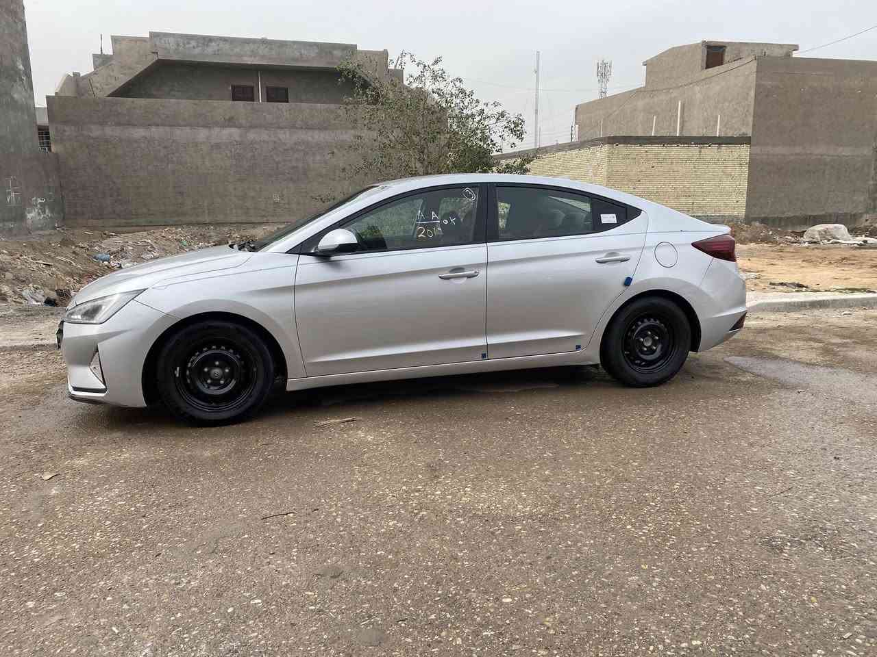 النترا 2019 
وارد امريكي 
نص فول رادار امامي 
ضرر امريكي تبديل بنيد 
وبالعراق ضربه ستوته بين البابين عكس السايق نصبغن نصهن مثل ما موضح بالسونار 
كير محرك مكفولات 
دوشمه جديده خليه 
رقم أربيل دولي باسمي تحويل شوكت ما يعجبك 
١٣٥ وبيه مجال 
***********اتصال +واتساب
