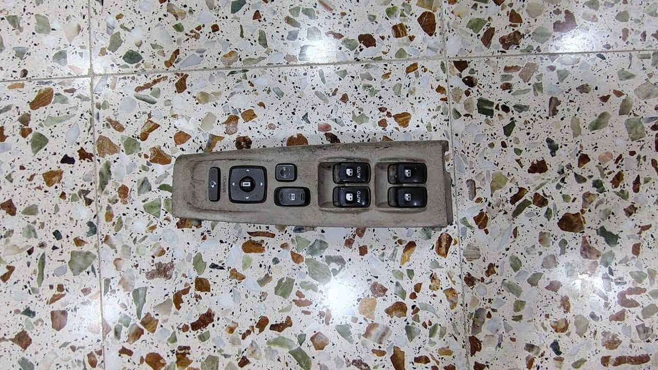 سلام عليكم
للبيع بسعر مناسب
1- بك لايت ازيرة حاوية عدد 2
2- لايت ازيرة عدد1
3- سيطرة جام ازيرة باب سايق
4- بك لايت سوناتا عدد1
العنوان الفلوجة حي الشهداء
للاتصال ***********
