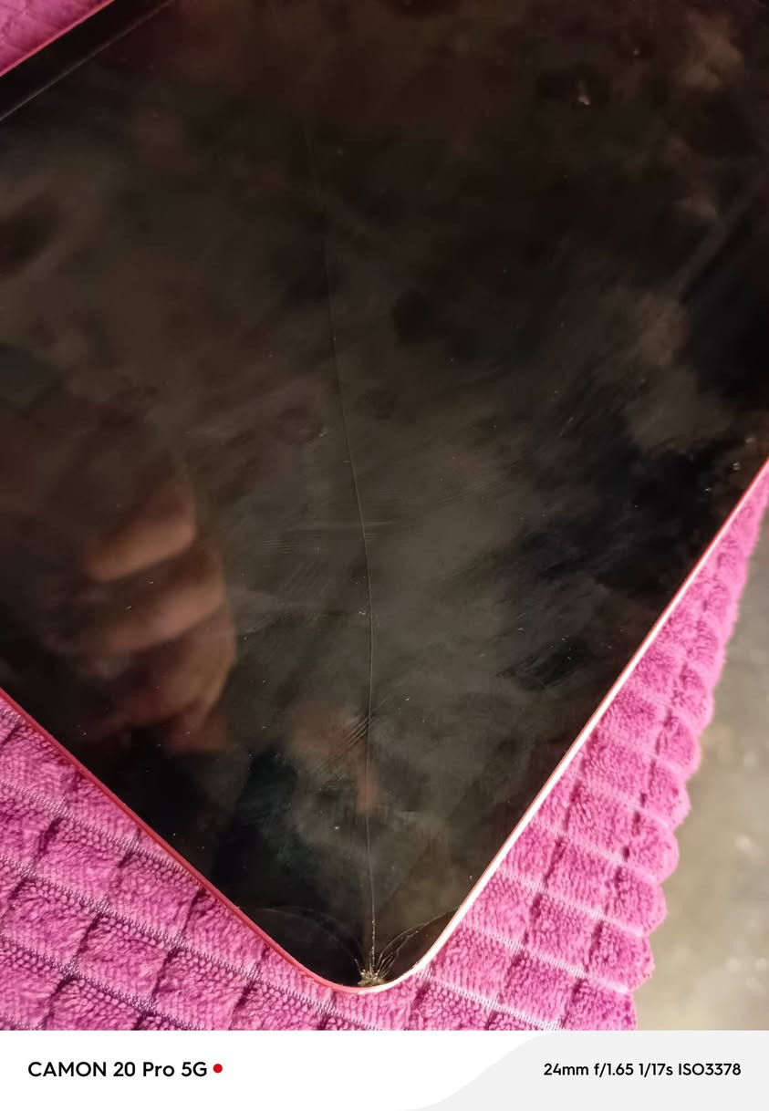 سلام عليكم ايباد 10 ذكره 64  /بطاريه 93 بي فطر بشاشه ممثر بشي سعر 225مجال بصيط تواصل وتساب*********** مكاني 5كيلو
