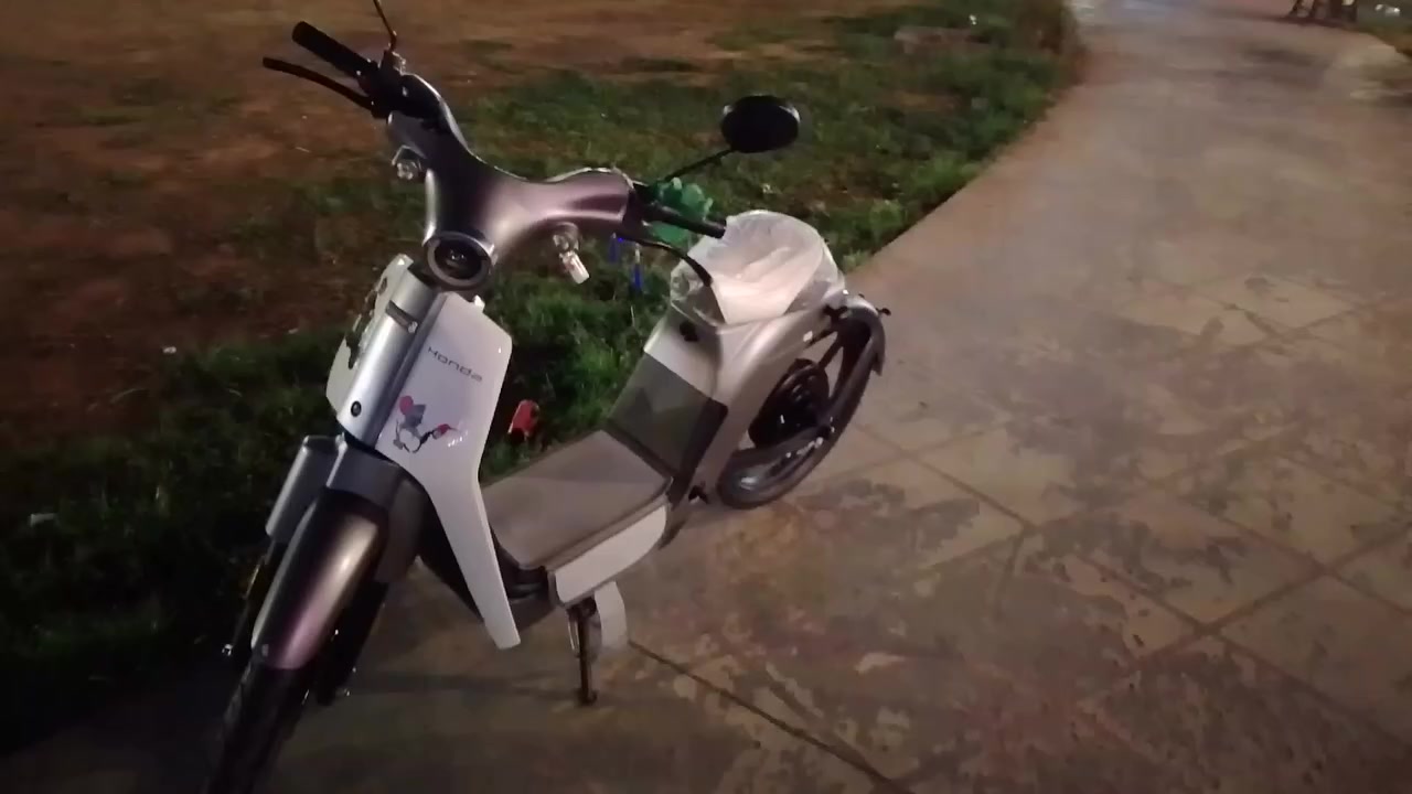 هوندا ليثيوم استيراد خاص مو كلاوات دراجه خير من الله تمشيك 50 أواكثر كيلو 20 امبير  48 فولت سرعه40 بلشاشه تقره25 الحقيقي 40 سعر 650 مراوس بدراجه 60 كلاسك مال رمبه ***********
