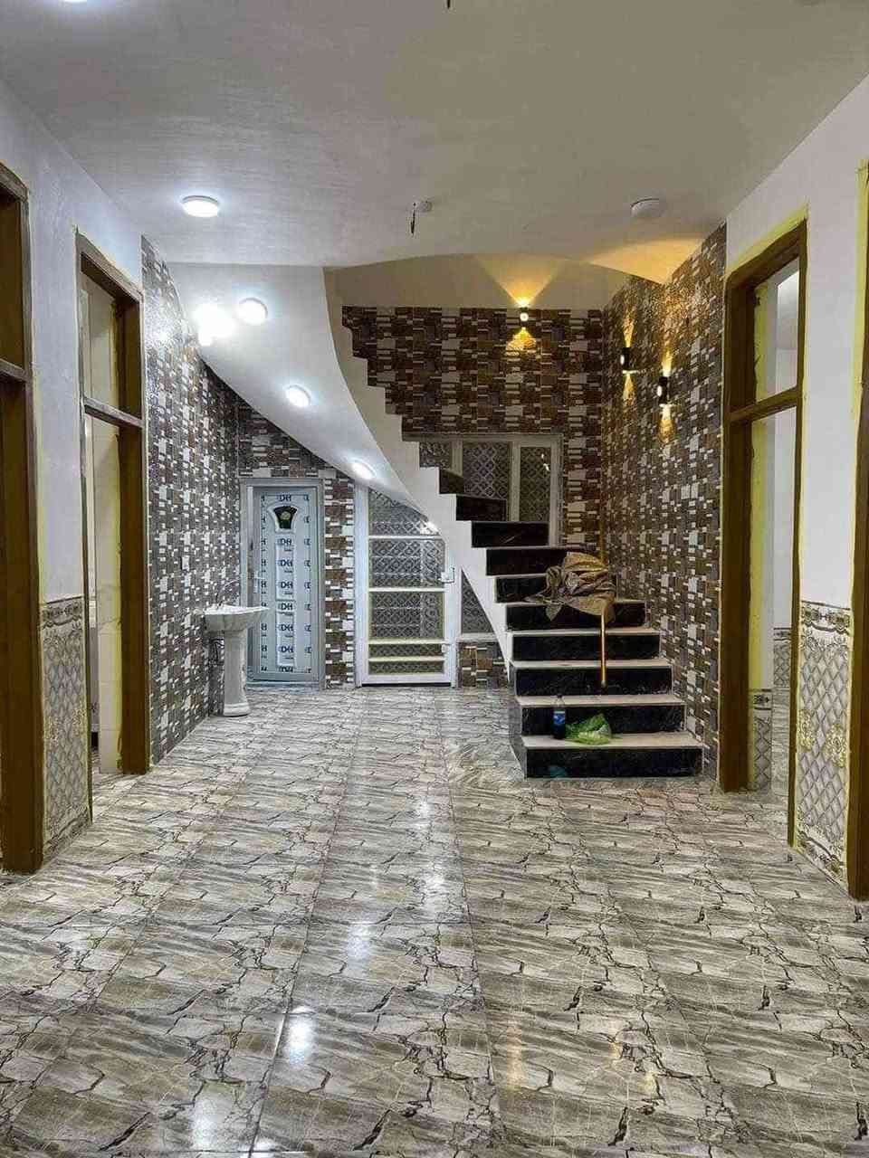 🌹.     السلام عليكم.    🌹

 🏠     #دار__للبيع   🏠

🌄🌅 #فضلا_وليس_أمرا_تابع_الصفحة_ليصلك_كل_جديد

🌐#الموقع : #موقع___مميز

🟥🟥#الدلالية____بذمة__الطرفين

#الحمزة الغربي ⬅️ المعارة  ⬅️ قرب بيت الحاج محمد كامل.

🟩 التفاصيل 🔻🔻

🟦النوع : طابو زراعي.

🟦المساحة : 217 متر .

🟦 البيت حديث ⬅️درجة أولى. 

🌌 البناء : طابوق والسقف صب كونكريت.

🌌 السطح مطبك⬅️  اشتاكير. 

🌌 جميع الخدمات متوفرة ⬅️قريب جدا على الشارع العام. 

⬅️⬅️التفاصيل   :👇

🌌🏞️ البيت متكون من طابق أحد ويحتوي على :

🌌 غرفة نوم عدد( 2) .

🌌 استقبال.

🌌صالة.

🟥مطبخ

🌌 صحيات داخلية  .

 🌌صحيات خارجية.

🟥#لانسمح_بنسخ_المنشور
👇👇
🔚🔚السعر ؛ اكتب تم⬅️  ويجيبك السعر على الخاص و بخدمتكم.
👇👇👇

للاستفسار اكثر يرجى زيارة مكتب دلالية الرياحين للعقار  

#الكائن الحمزة الغربي بداية  الحي العسكري على الشارع العام مباشر مقابيل المدارس قرب مكتب الأخوين للإنترنت. 
                         
               

  ☎️ الاتصال على الارقام الموجودة 

  ☎️                  ***********. 

  ☎️               ***********.

  ☎️               *********** 

☎️🌌للأعلان والترويج عن عقاراتكم يرجى مراسلة الصفحة أو مراسلة خدمة الزبائن واتساب. ***********☎️
