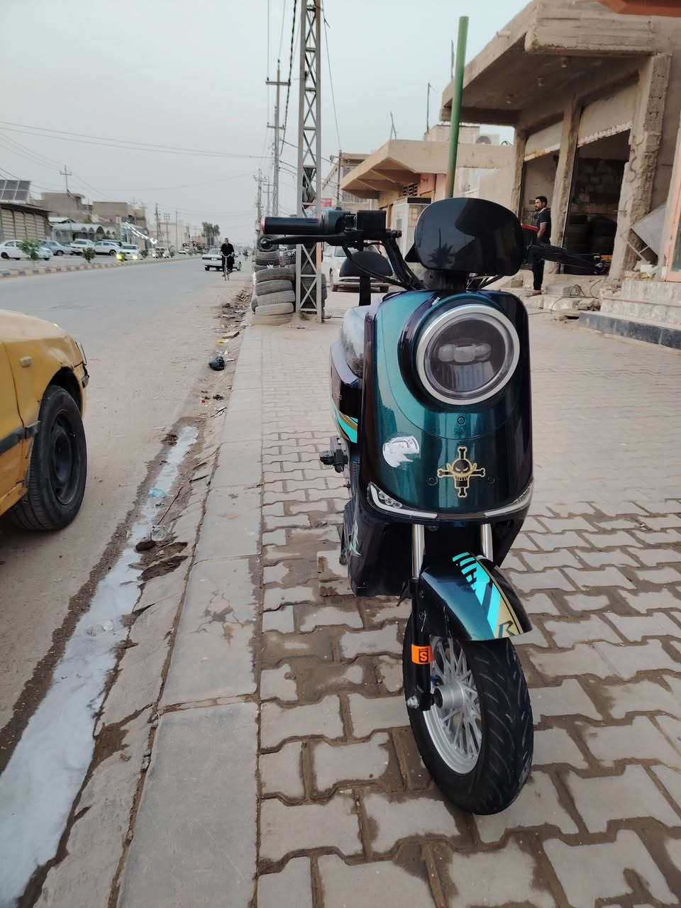 سلام عليكم شلونكم شباب دراجه شحن للبيع ما عايزه برغي اليردها السعر خاص او هذه الرقم التواصل ***********
