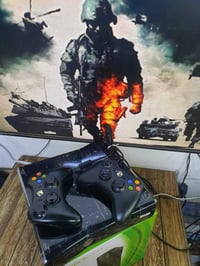 اكس بوكس360 مستخدم نضيف جدا مع ملحقاته كامله يده الاصليه ويا يده اضافي...