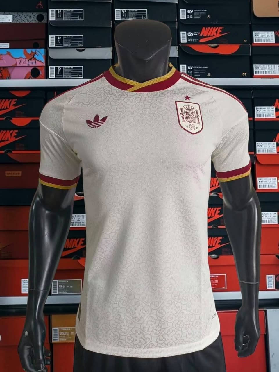 دريس كاس العالم الاصلي الاصلي نسخة الاعب الاصلي شعار جلاتين قماش اصلي مفلتر عل فحص جمله جمله فقط🔥🔥


**إذا كنت صاحب هذا الإعلان وتريد حذفه لأي سبب، رجاءا أرسل رسالة إلى الدعم الفني**