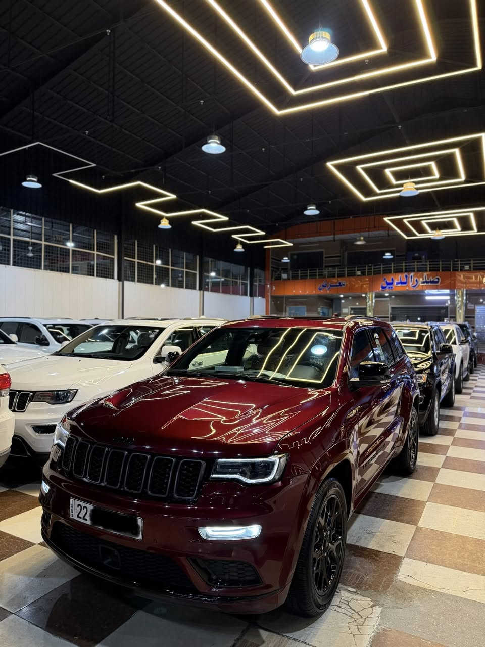 السلام عليكم
جيب كراند شيروكي فئة ال  S اس ( خـليـجـي ) ام رادار 
‏‎موديل 2022  فول مواصفات وكالة هارلم
المحرك : V6.  3.6L ‎  
رقم اربيل الجديد بسمي 
سياره مكفوله من الصبغ و التبديل 
‏‎ ماشيه  44000mil
 ‏‎* المواصفات :
‏‎*رادار امامي وجانبي 
‏‎* نقطة عمياء .
* صندوق كهربائي
‏‎*داخل جلد 
‏‎* دفع رباعي 4x4 . 
‏‎* فرش المقاعد من الجلد . 
‏‎*صفي المقاعد الأمامية كهربائية .
‏‎* ذاكرة لحفظ وضعيات الجلوس . 
‏‎* صفي المقاعد الأمامية مع تدفئة وتبريد . 
‏‎* صف المقاعد الخلفية مع تدفئة . 
‏‎* ويل قياس 20 انج .
‏‎* مقود السائق كهربائي . 
‏‎* تدفئة ستيرن . 
‏‎* سقف بانوراما .
‏‎* شاشه كبيرة 8.4 انج .
‏‎* نظام الملاحة (GPS) . 
‏‎* نظام خاص للطرق الوعرة 
والخ…
للاستفسار : 
***********
***********
